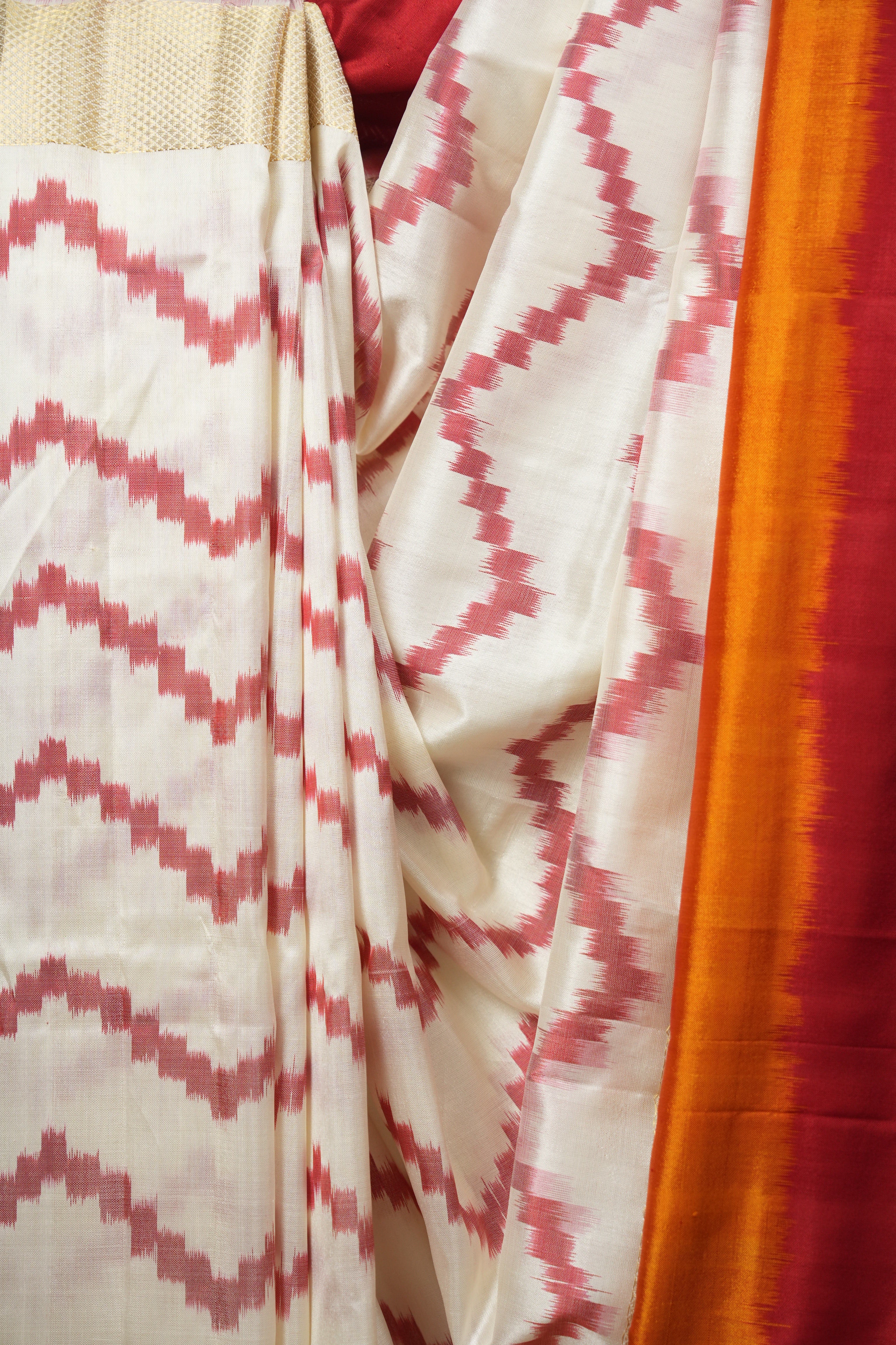 White Pochampalli Silk Ikat Saree -SRWPSIS334