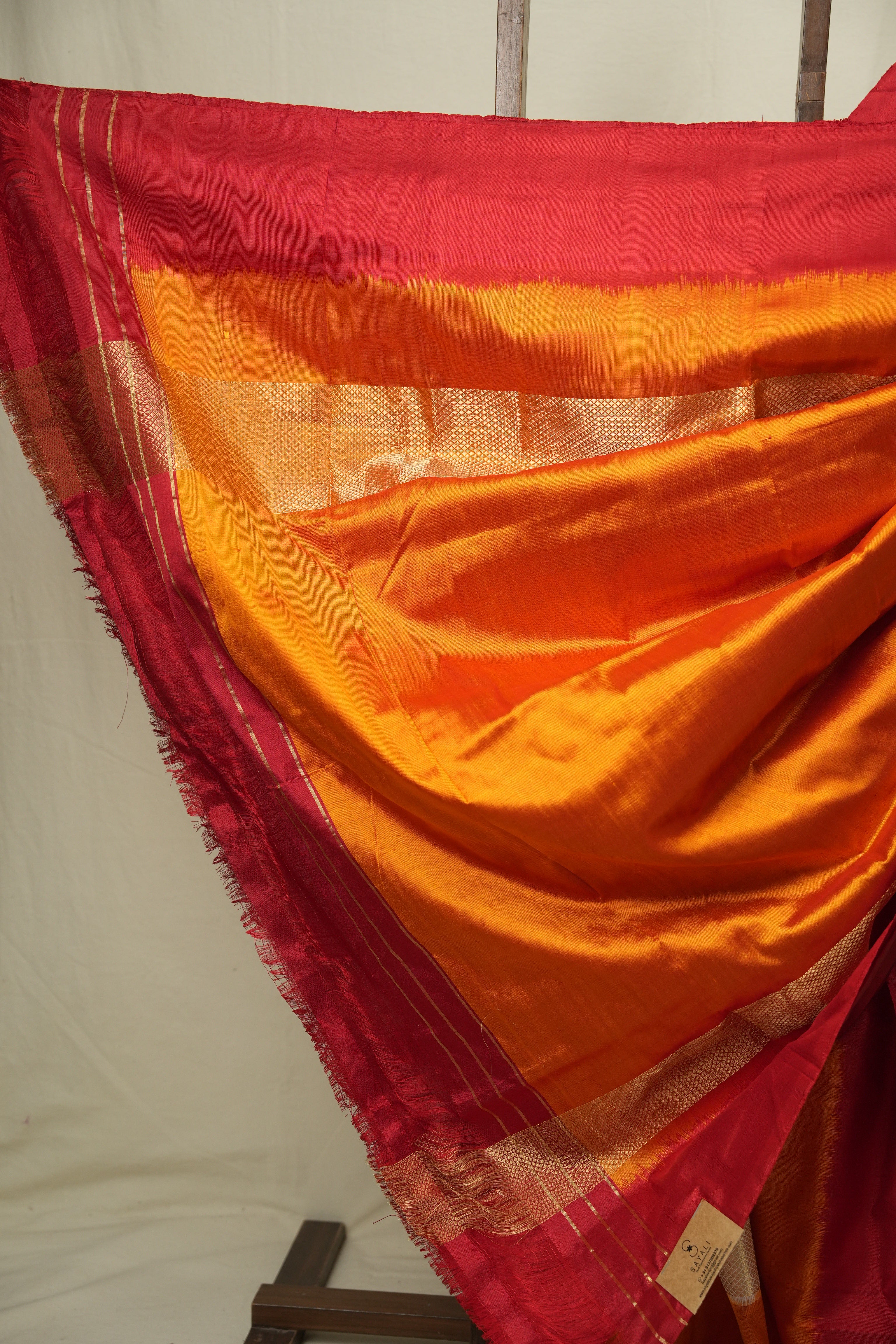 White Pochampalli Silk Ikat Saree -SRWPSIS334