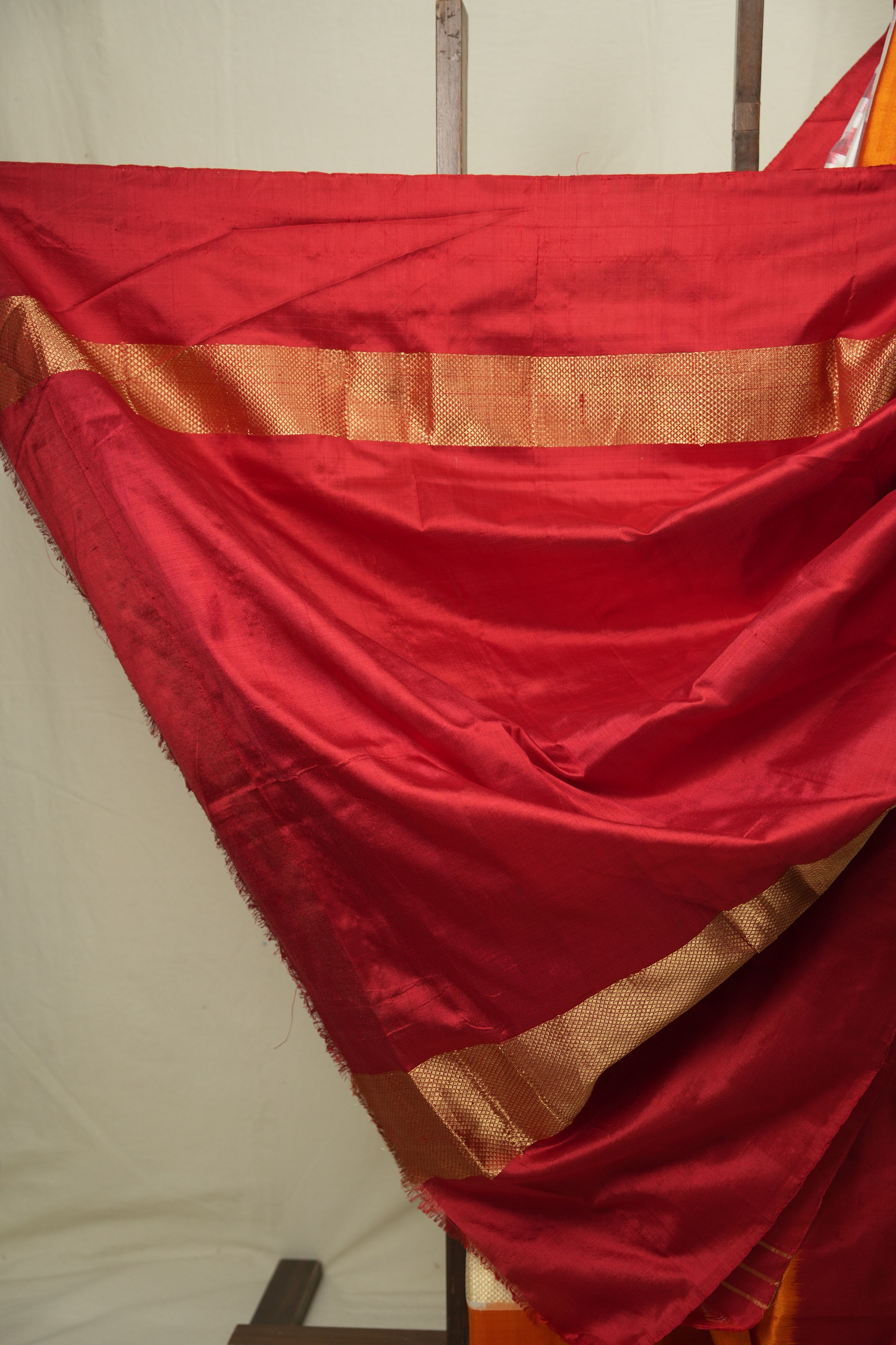 White Pochampalli Silk Ikat Saree -SRWPSIS334