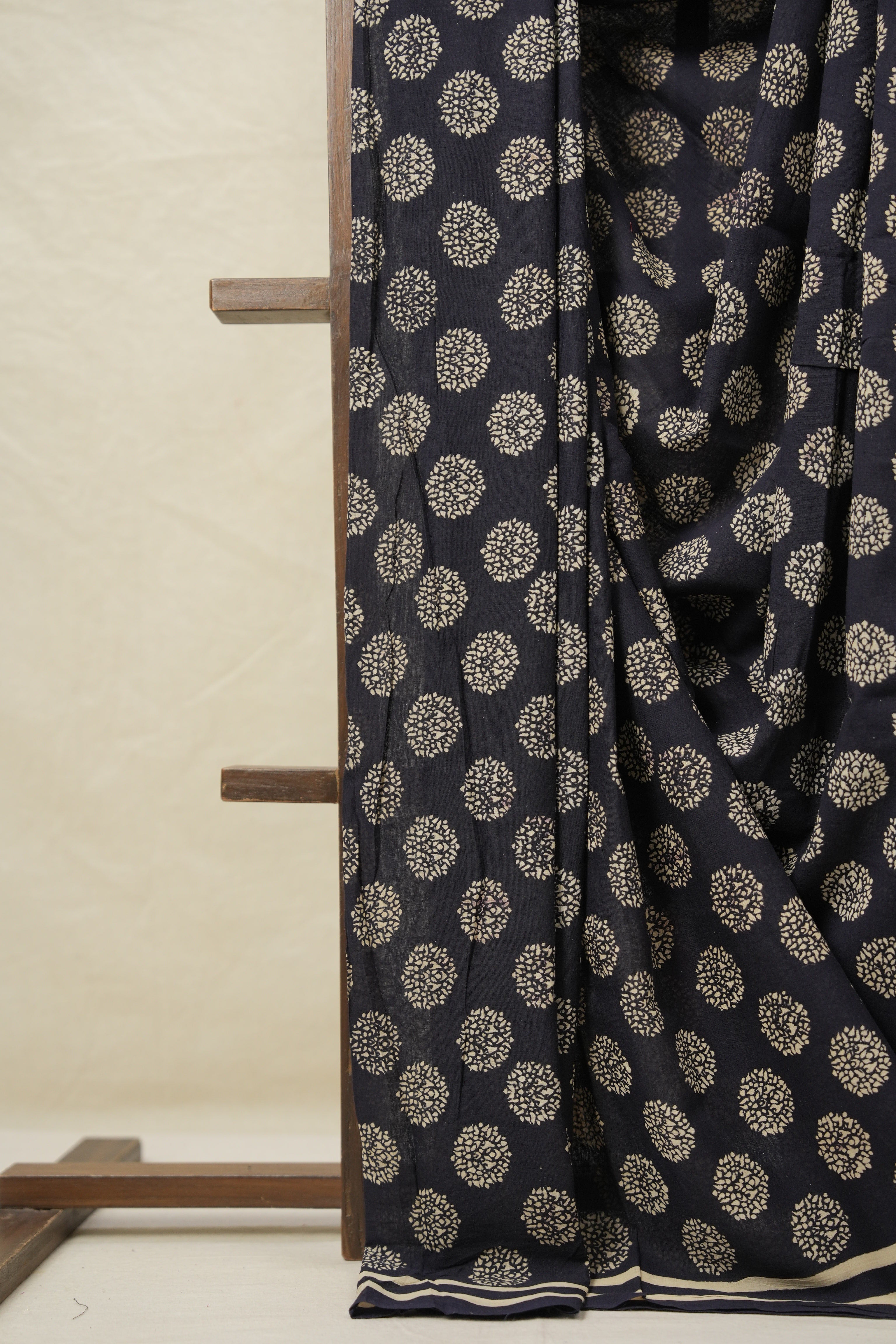 Black Cream HBP Cotton Saree - SRBCCS3097