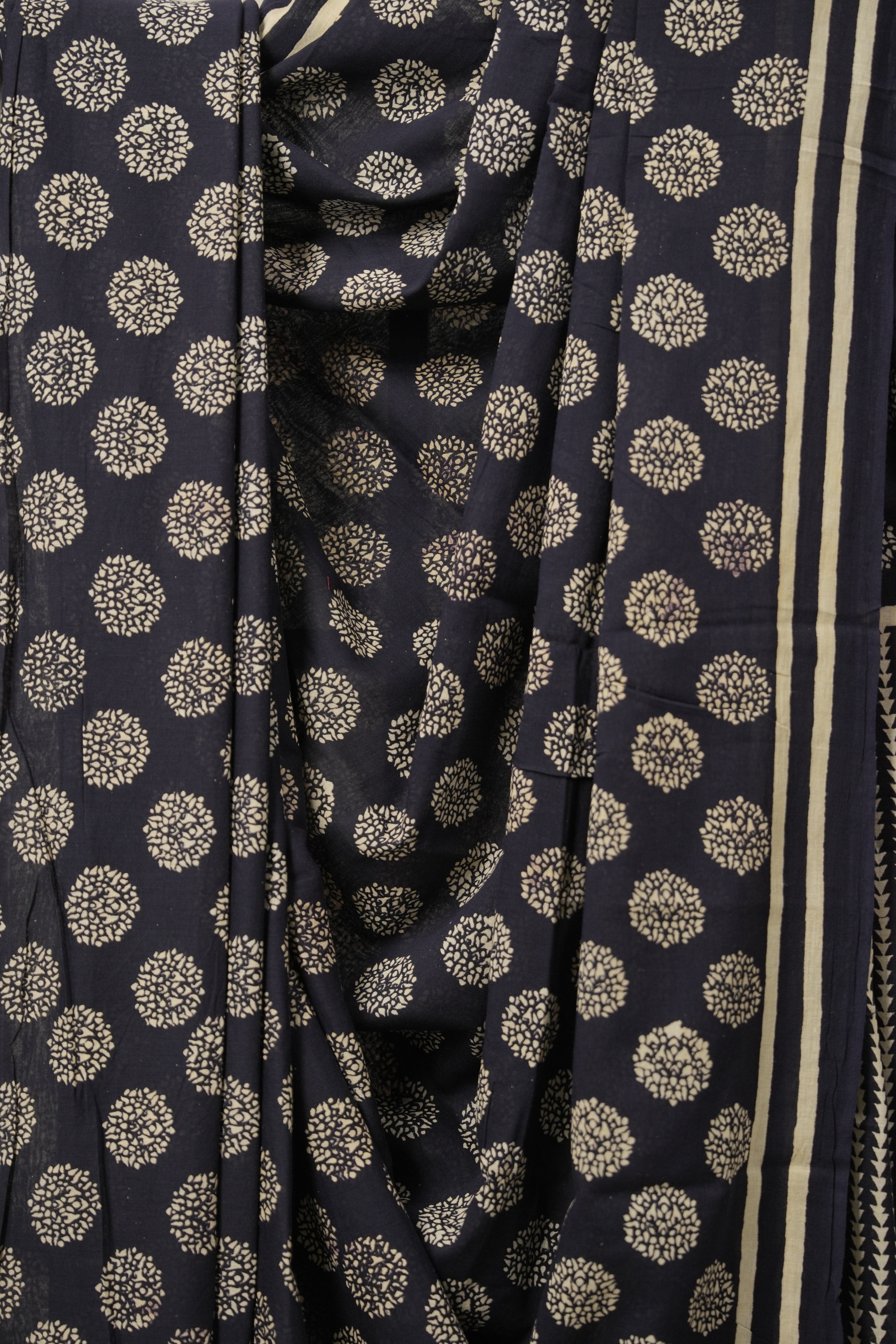 Black Cream HBP Cotton Saree - SRBCCS3097