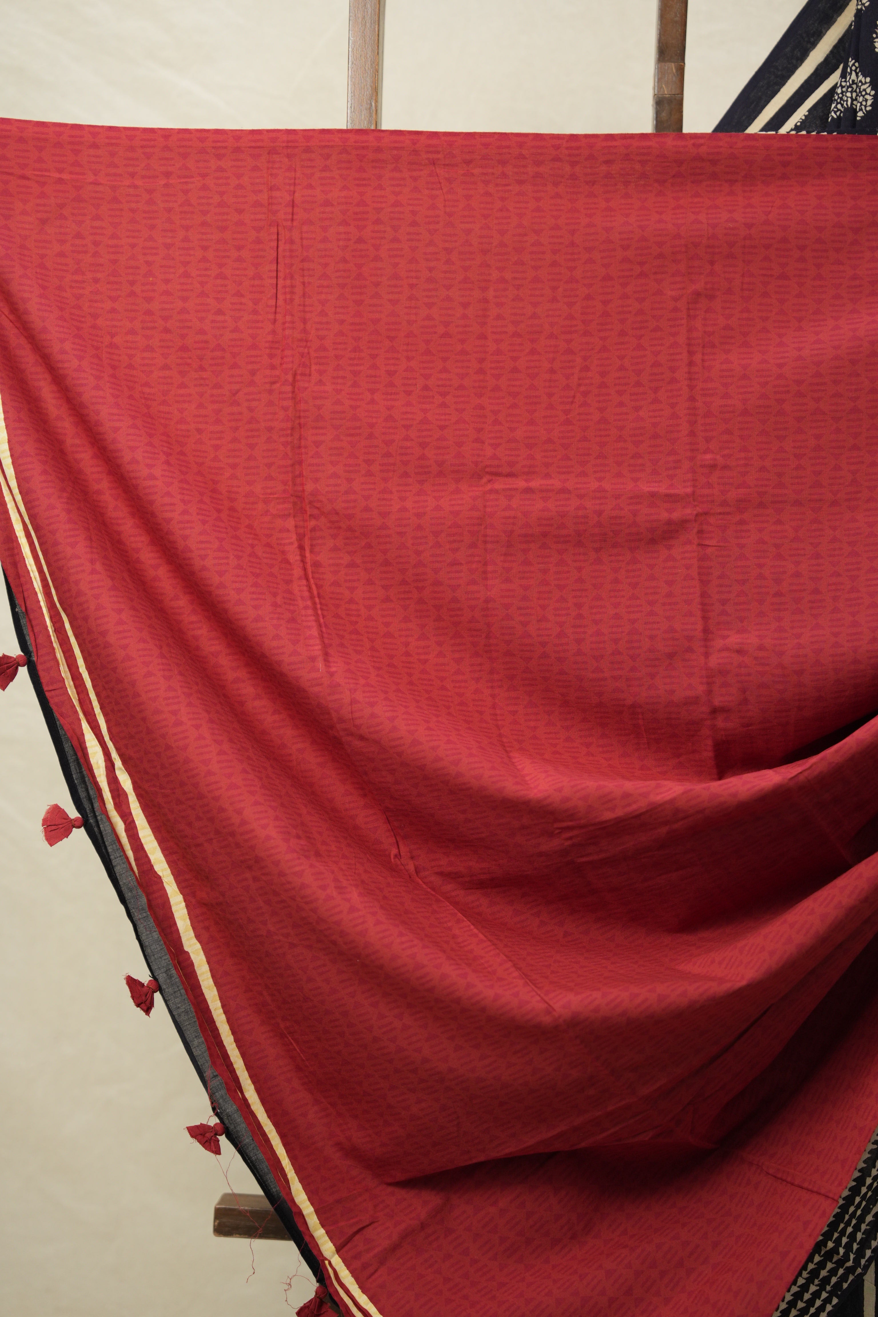 Black Cream HBP Cotton Saree - SRBCCS3097