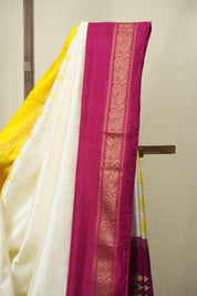 White Pochampalli Silk Ikat Saree - SRWPSIS318