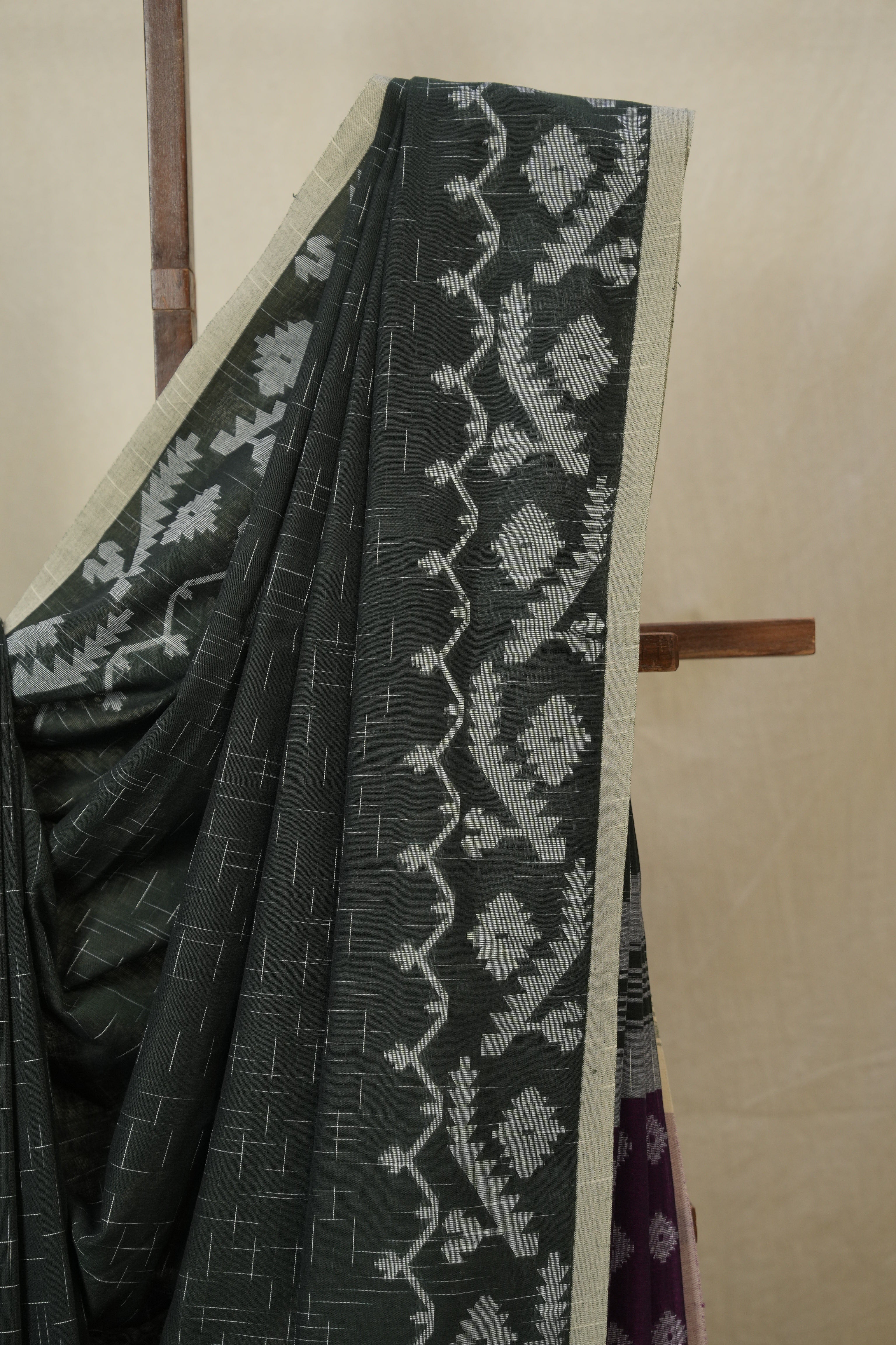 Olive Green Bengal Cotton Jamdani Saree - SROGBCJS257