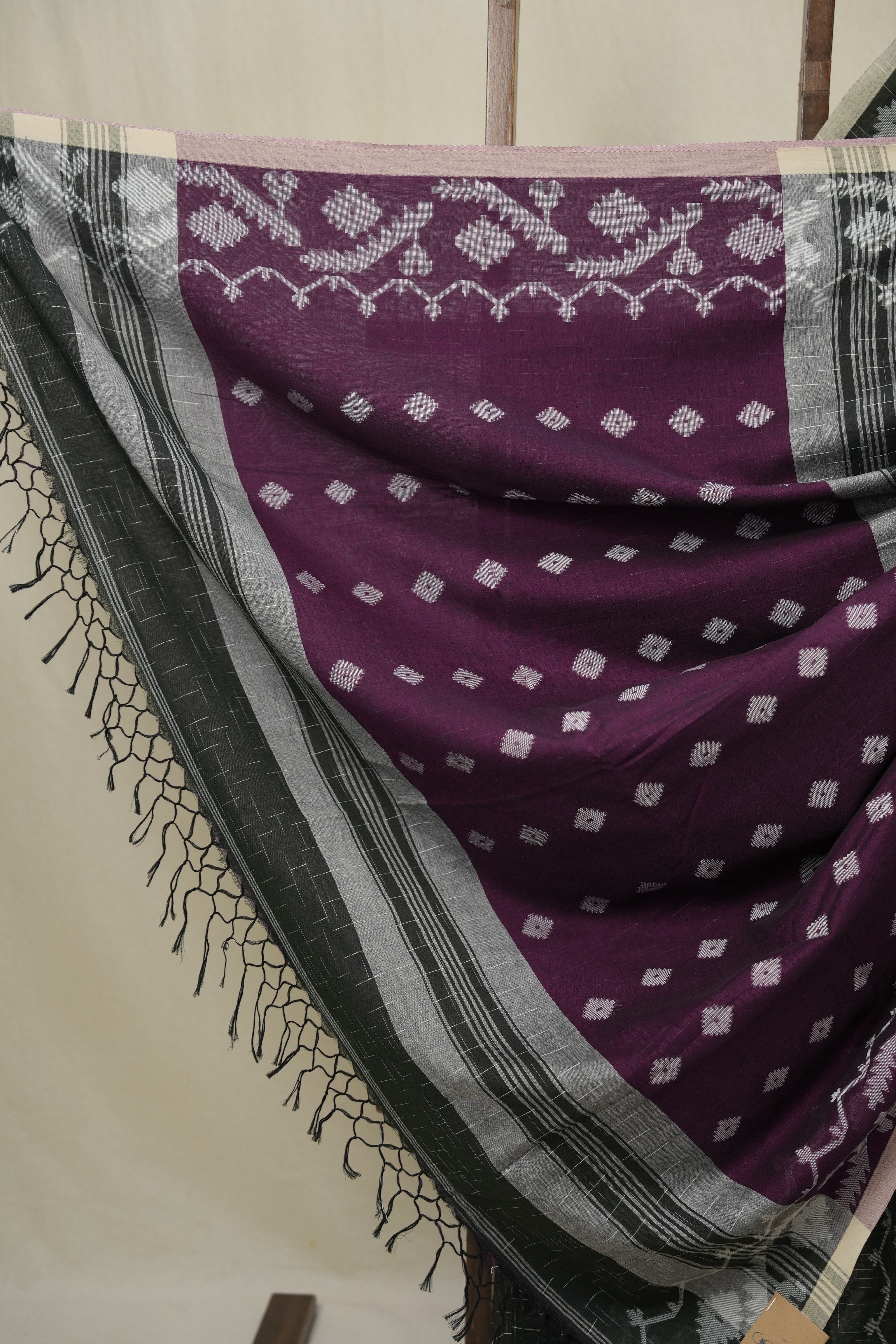 Olive Green Bengal Cotton Jamdani Saree - SROGBCJS257
