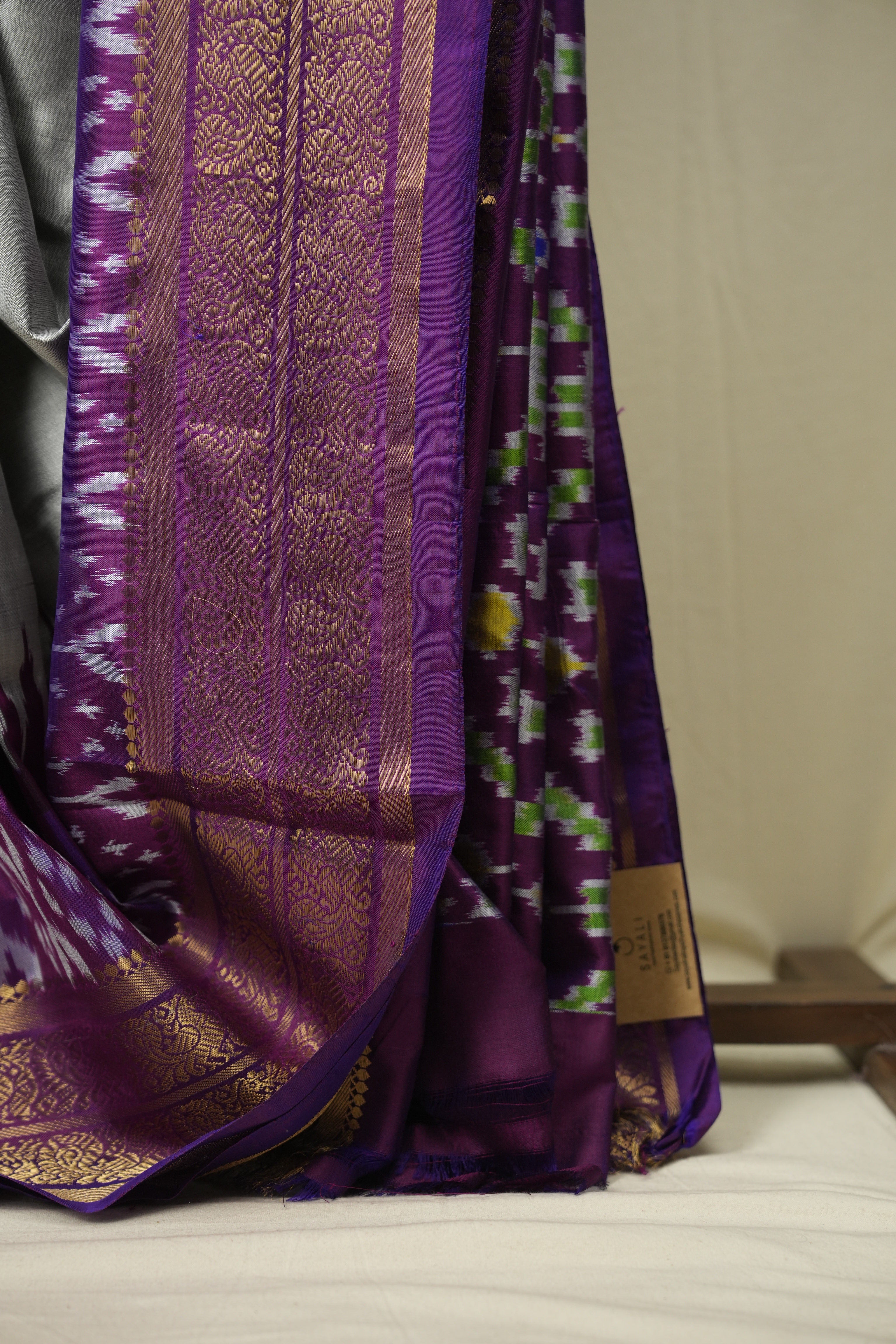 Grey Pochampalli Silk Ikat Saree - SRGPSIS315