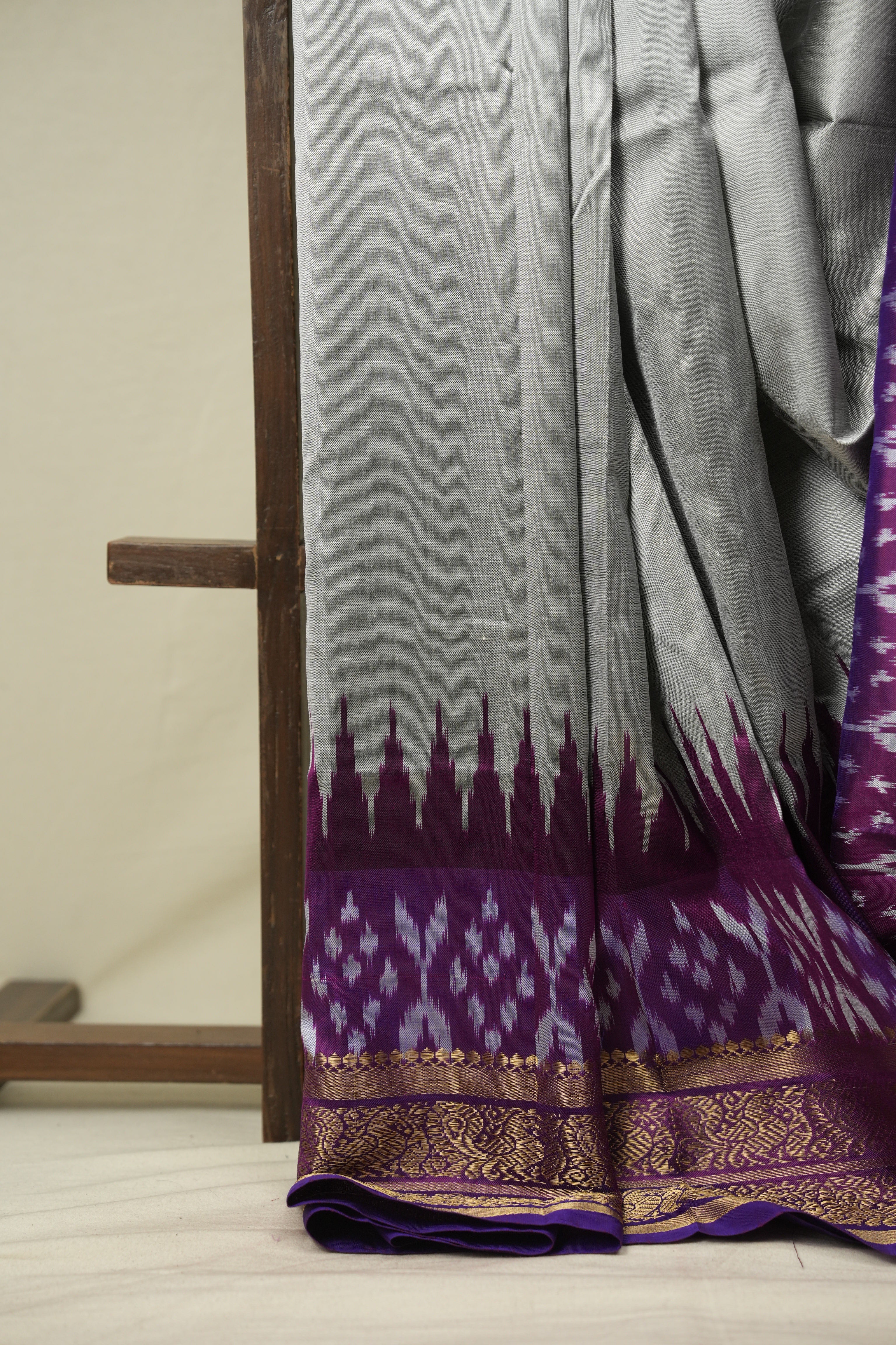Grey Pochampalli Silk Ikat Saree - SRGPSIS315
