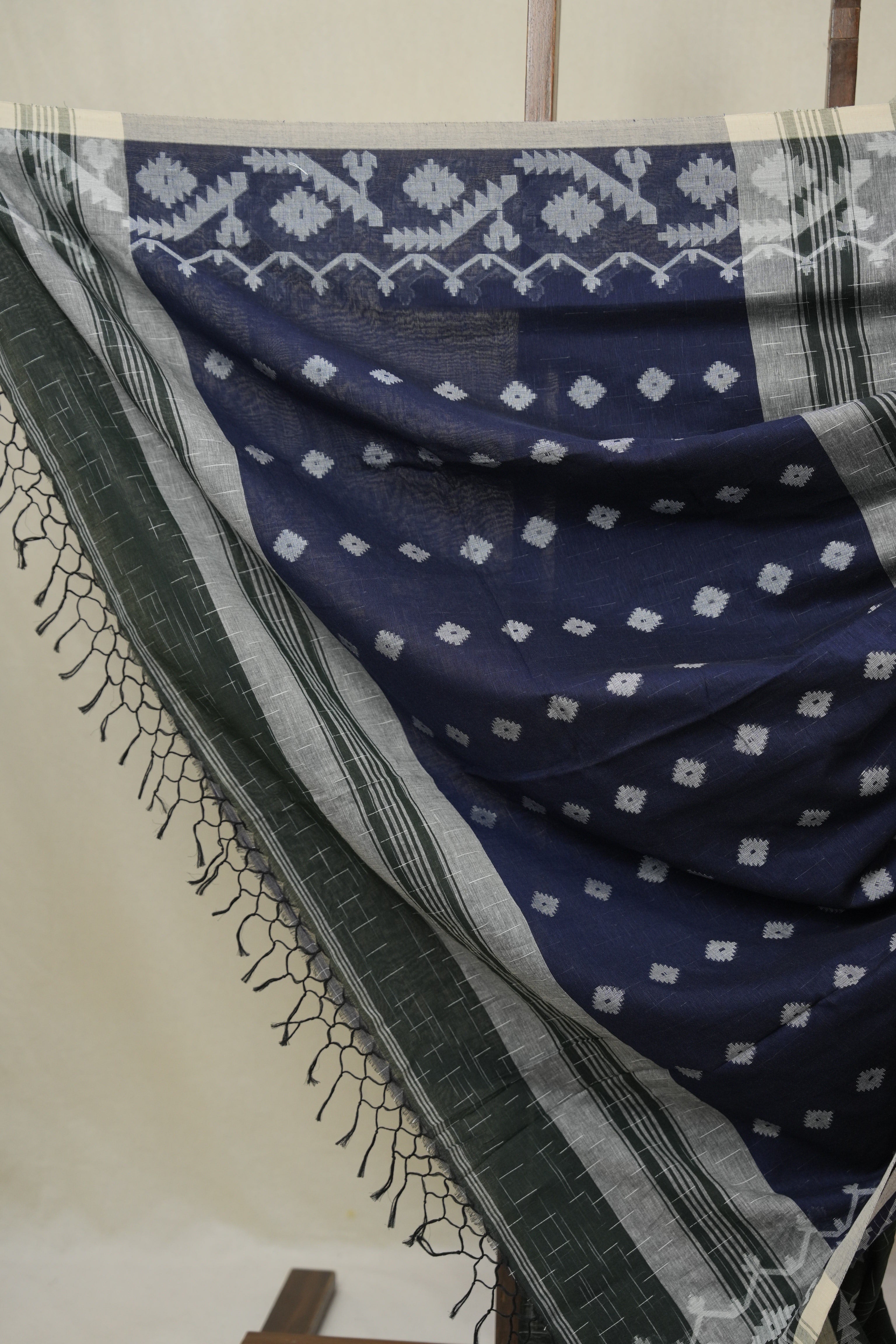 Olive Green Bengal Cotton Jamdani Saree - SROGBCJS248