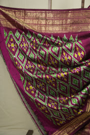 White Pochampalli Silk Ikat Saree - SRWPSIS322