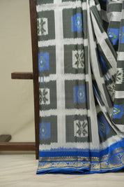 White Pochampalli Silk Ikat Saree - SRWPSIS323