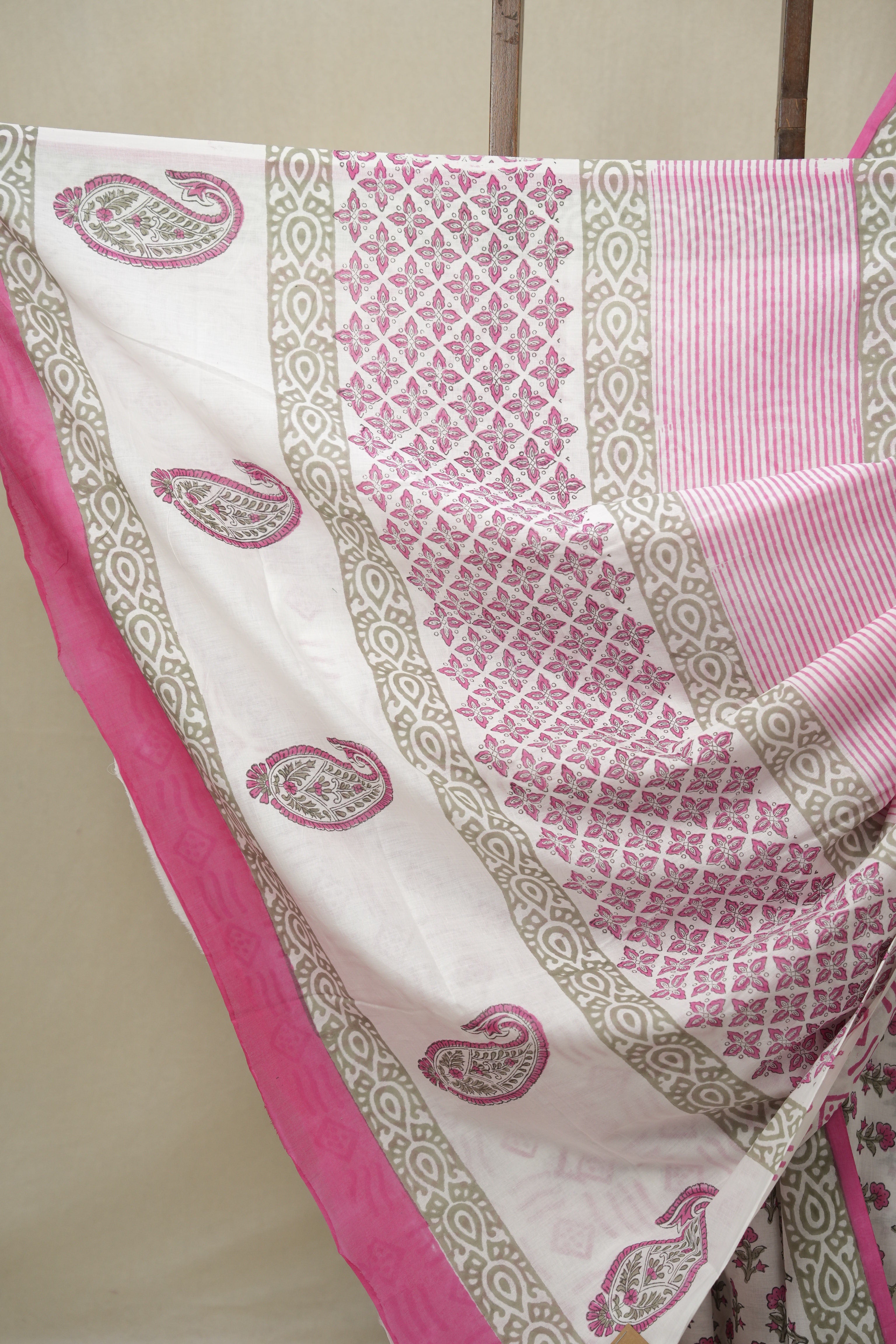 White HBP Cotton Saree - SRWCS3233