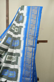 White Pochampalli Silk Ikat Saree - SRWPSIS323