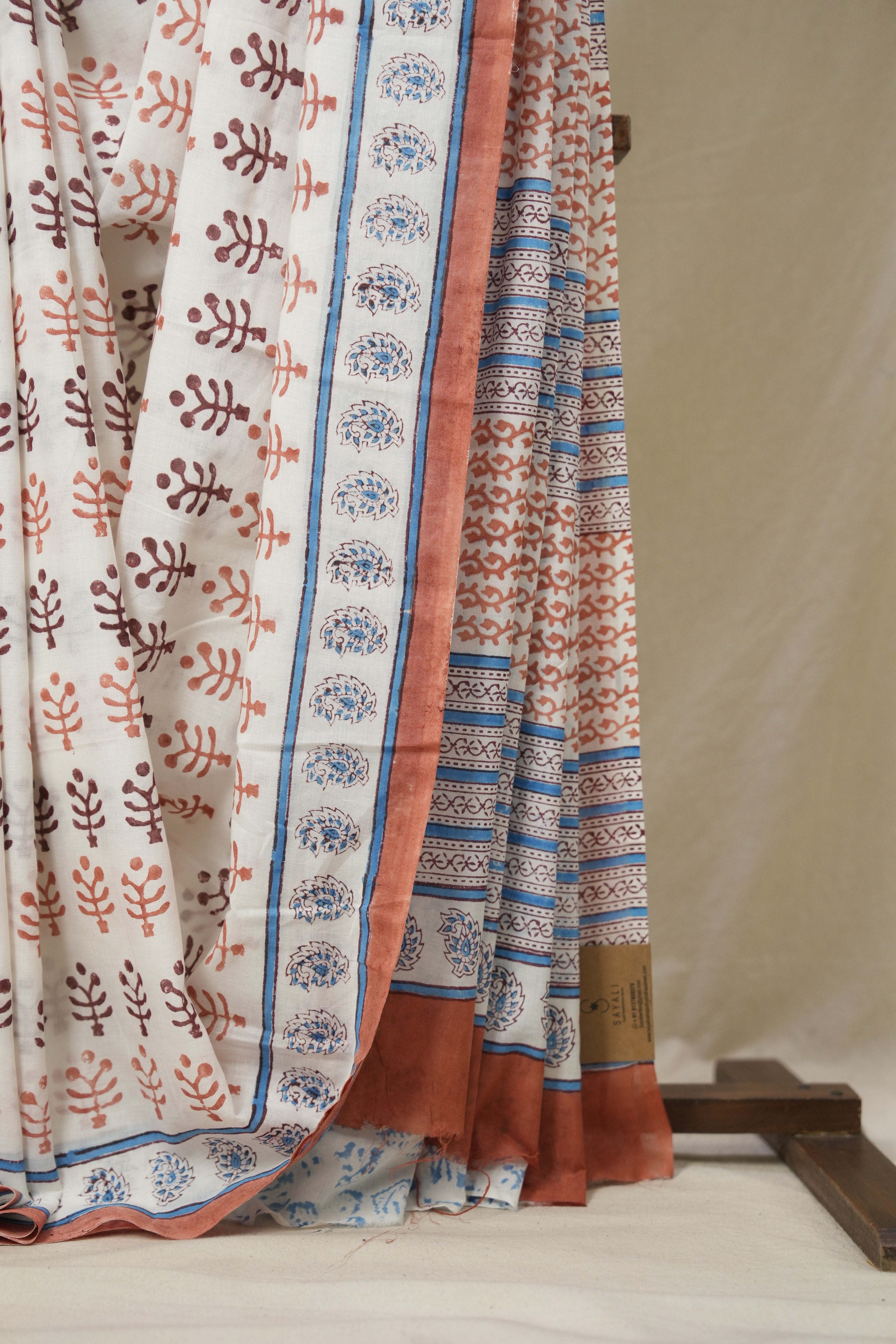 White HBP Cotton Saree - SRWCS3236