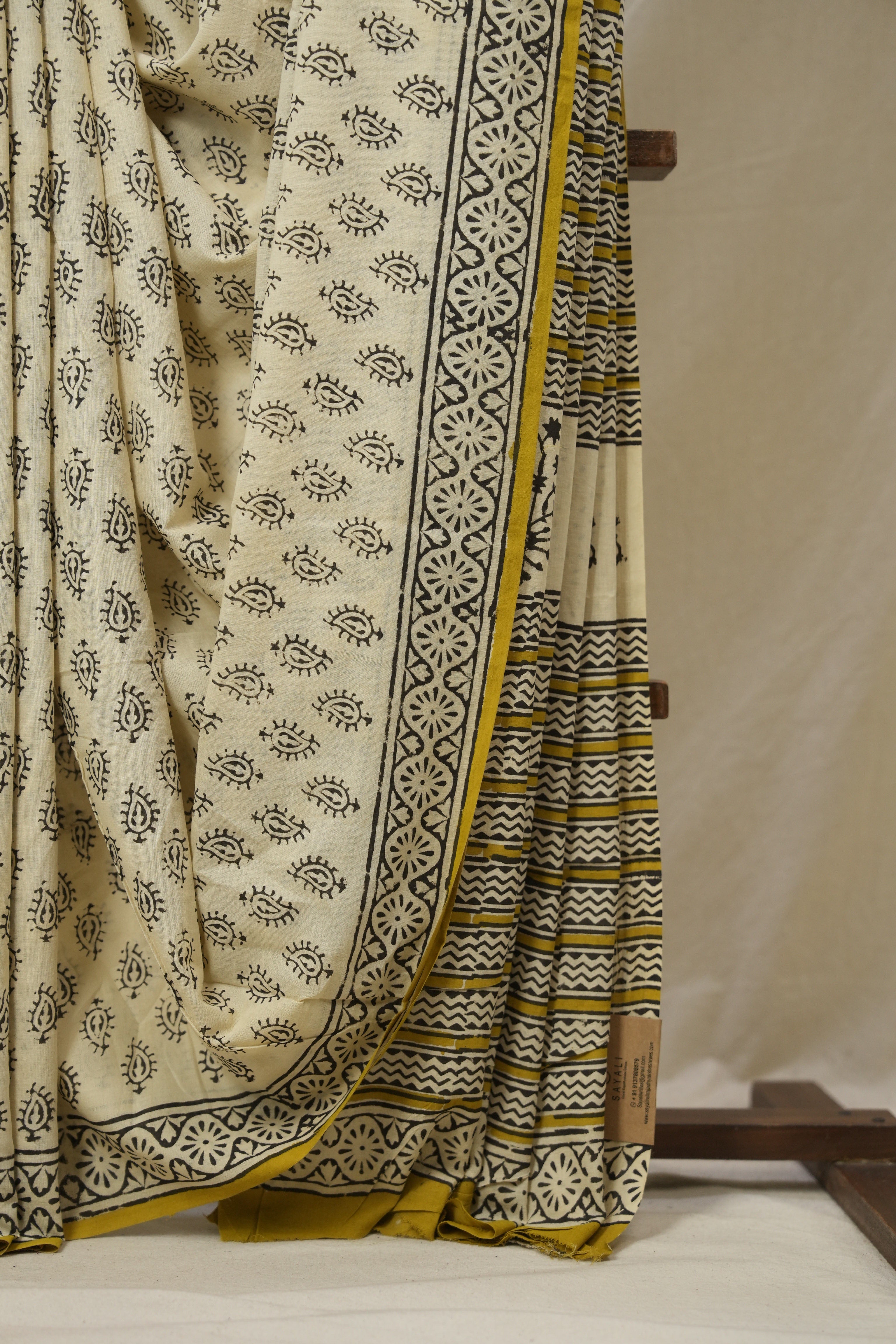 Cream HBP Cotton Saree - SRCCS3239