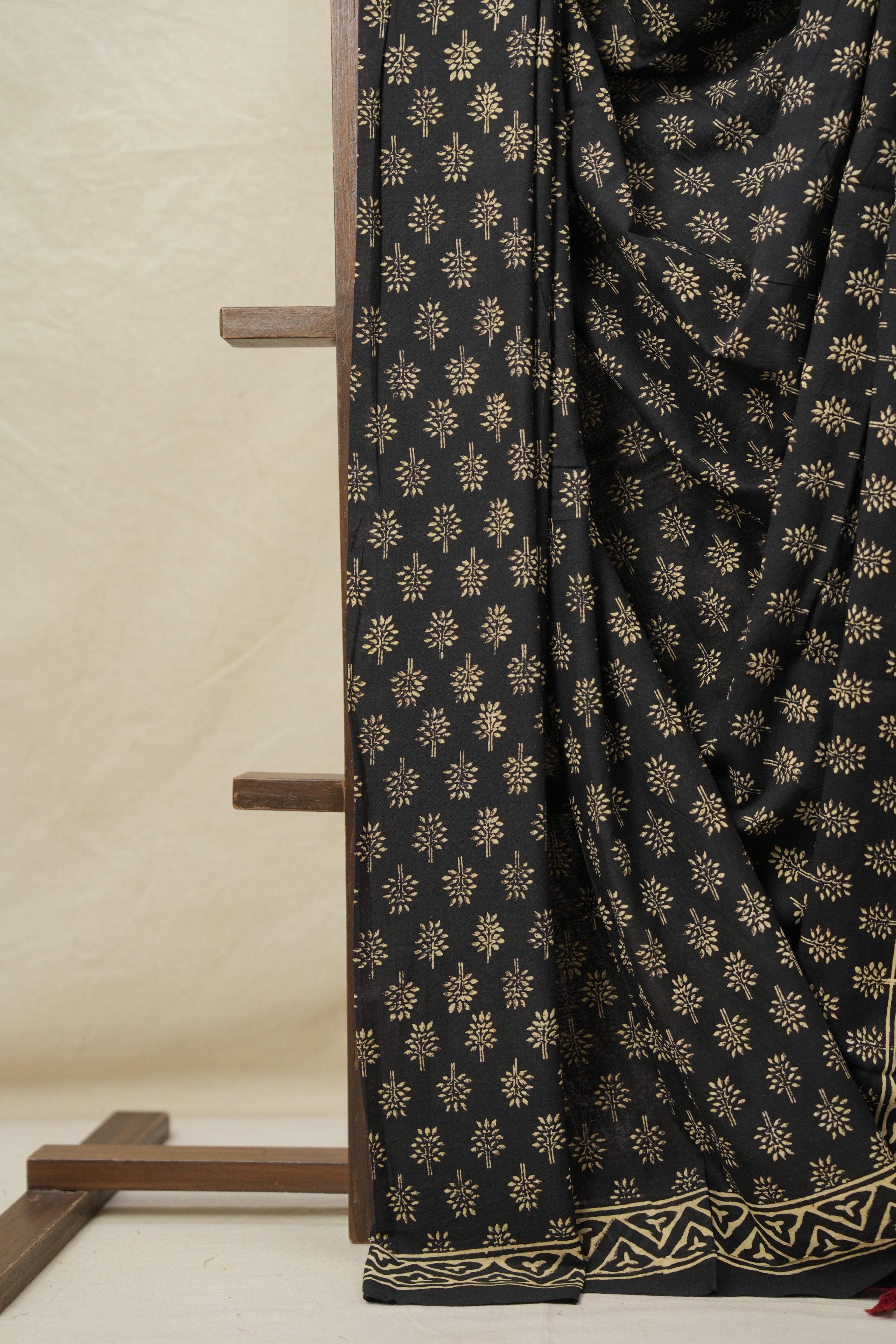 Black HBP Cotton Saree - SRBCS3070