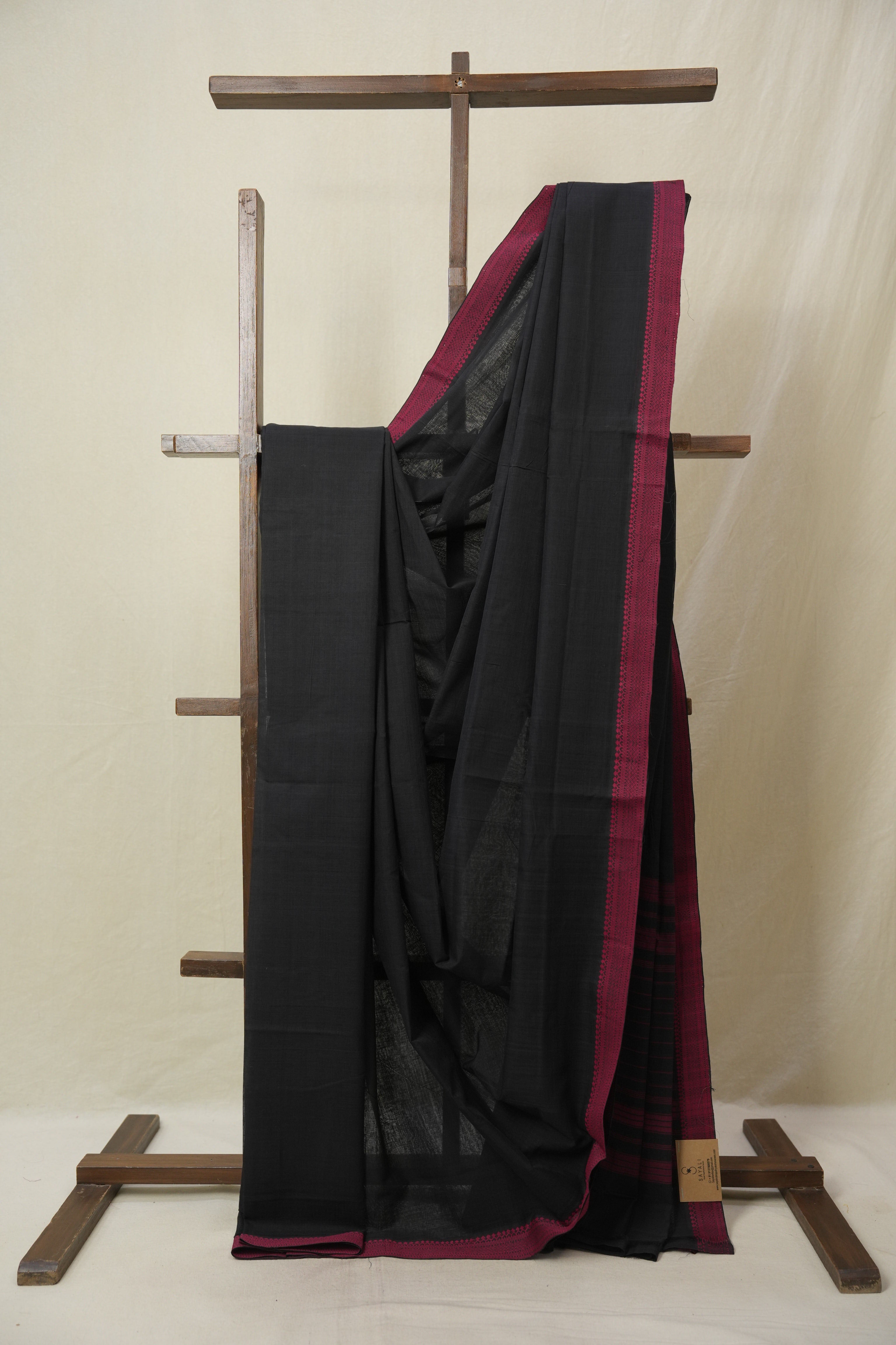 Black Plain Cotton Mangalgiri Saree - SRBPCMS75