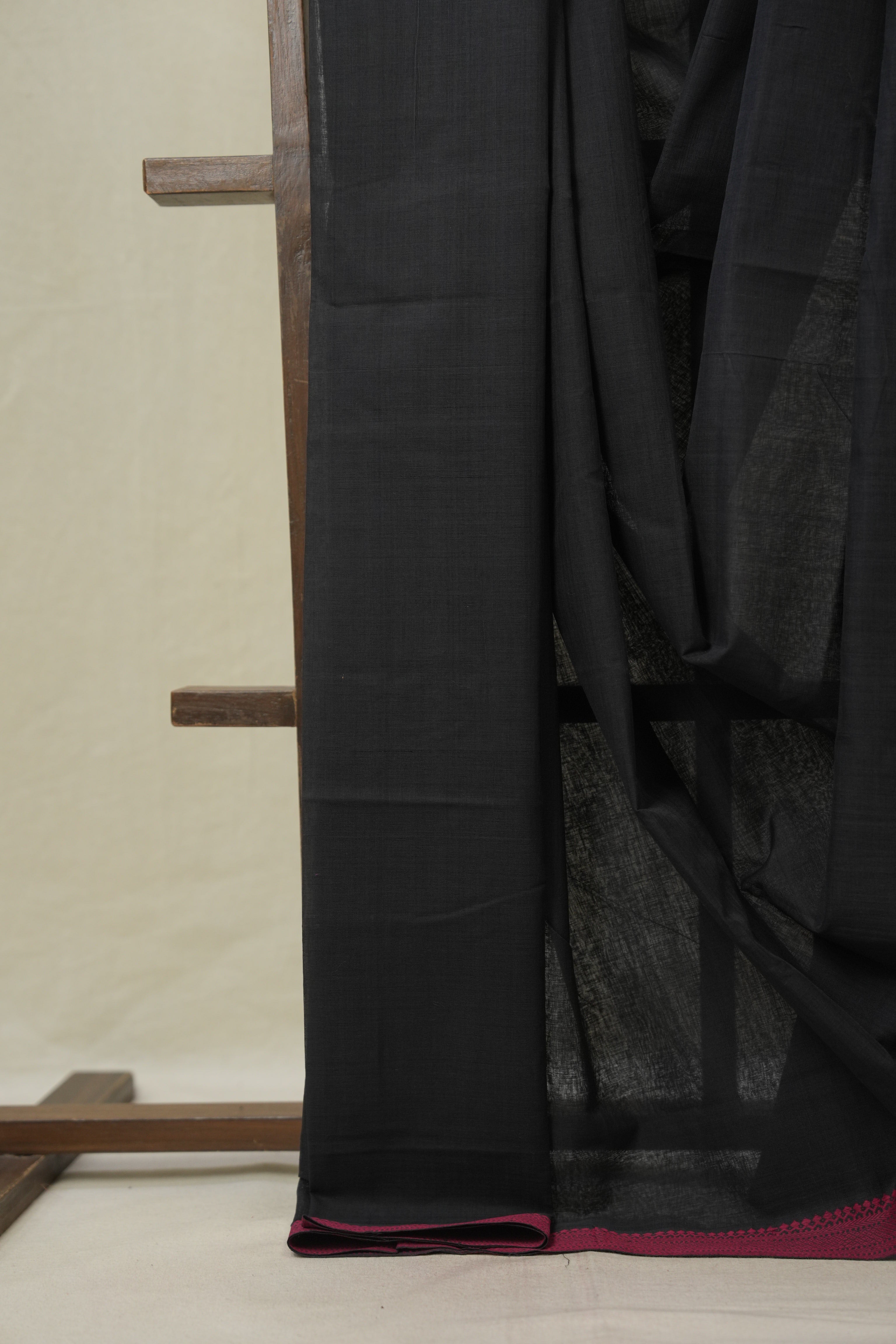 Black Plain Cotton Mangalgiri Saree - SRBPCMS75