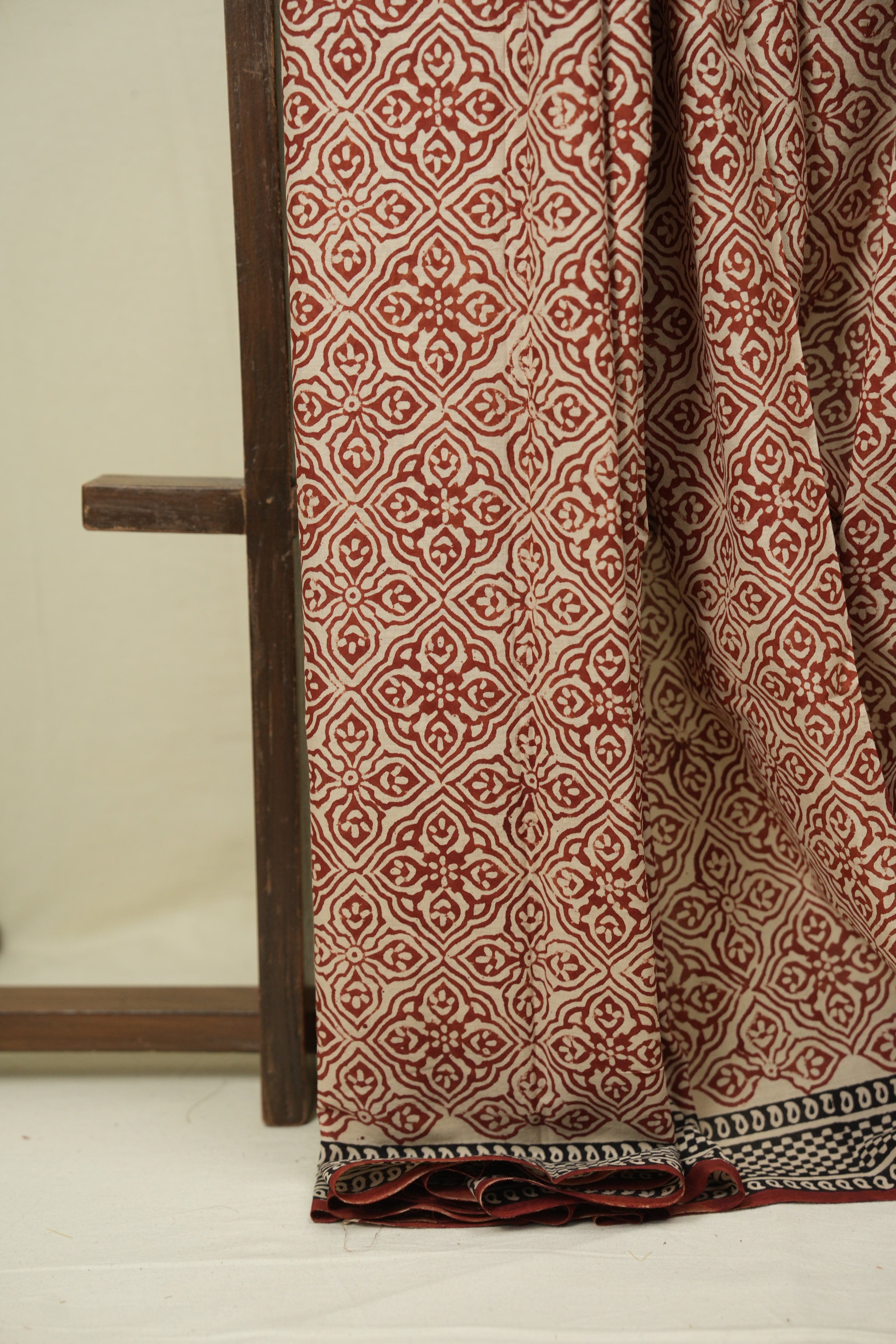 Off WHite Maroon HBP Cotton Saree - SRMCS3522