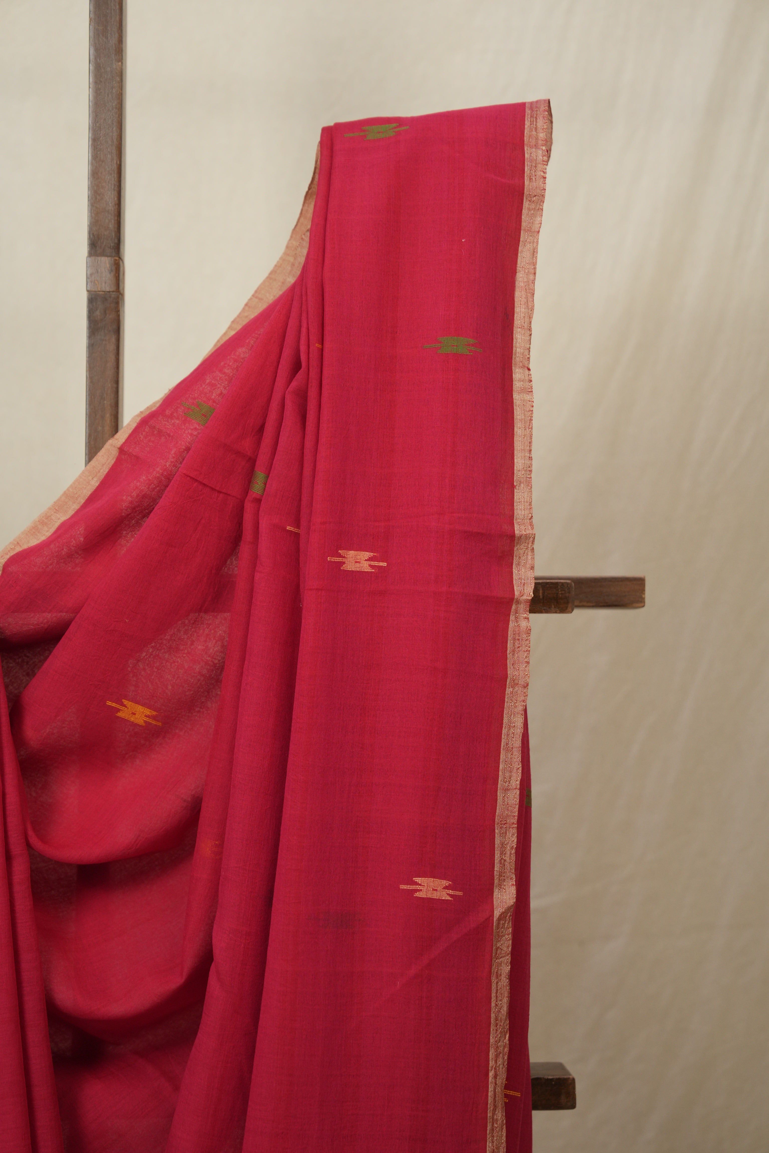 Red Mul Bengal Cotton Jamdani Saree - SRRCJS227