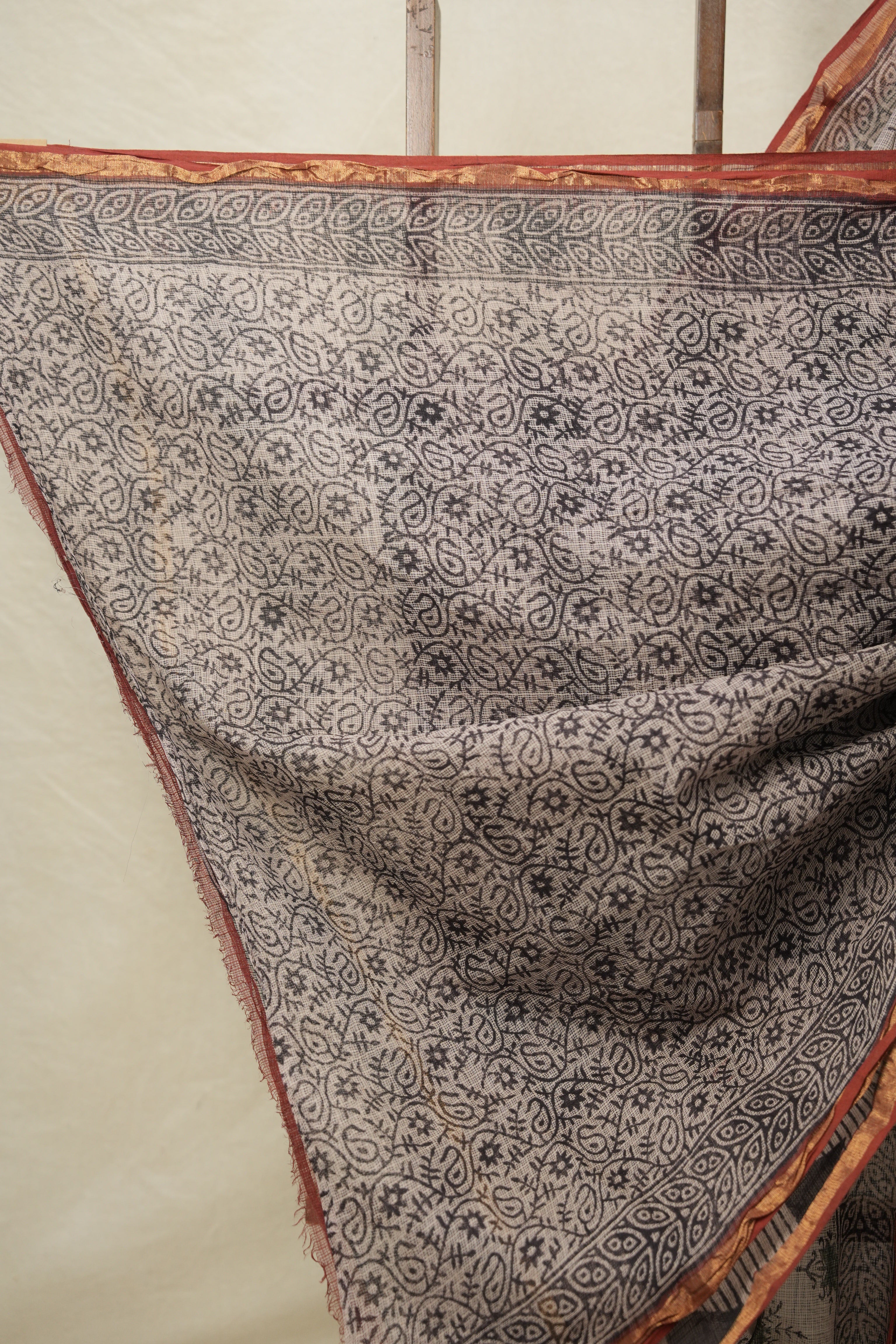 Cream HBP Kota Doria Saree - SRCKDS211