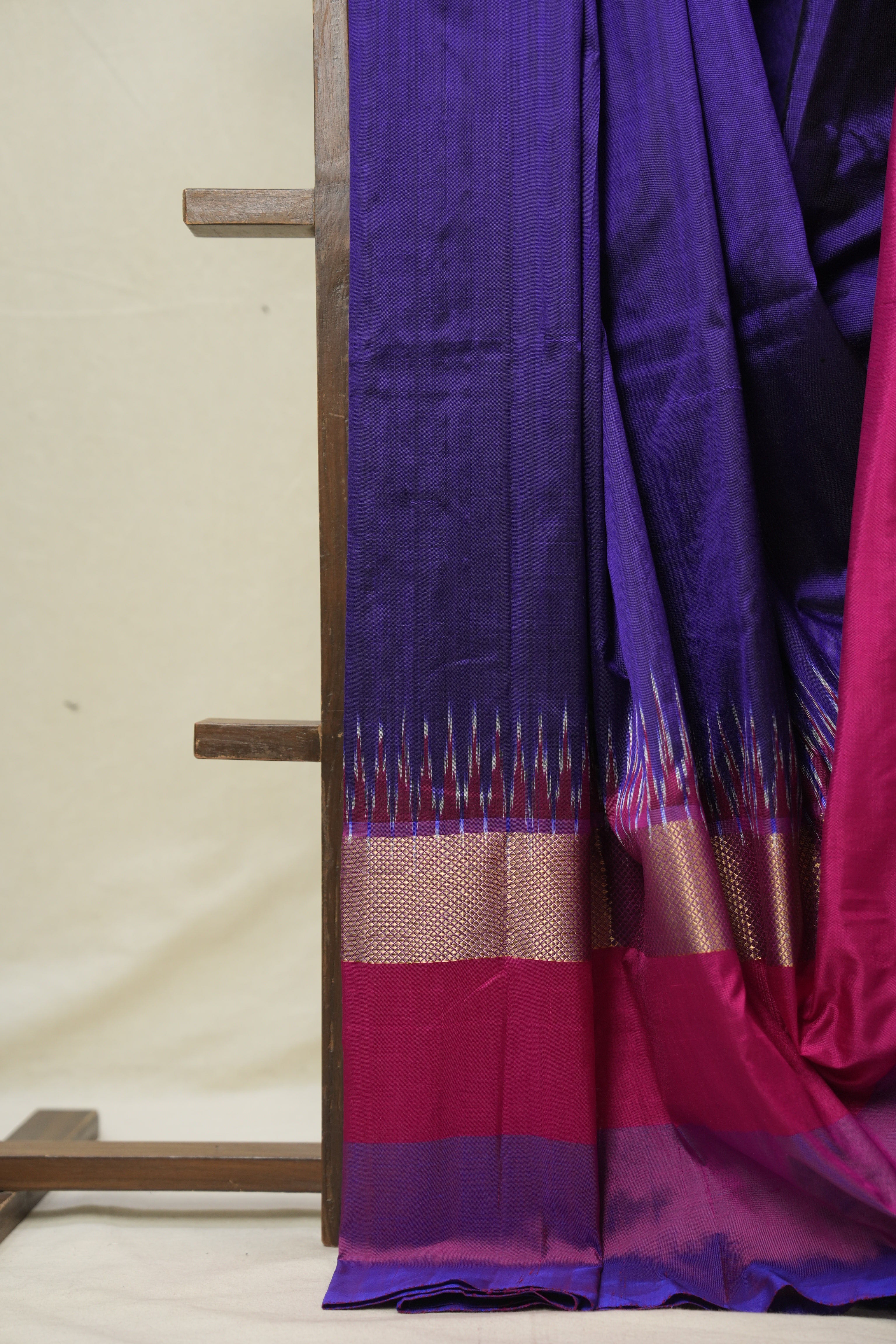 Violet Pochampalli Silk Ikat Saree - SRVPSIS301