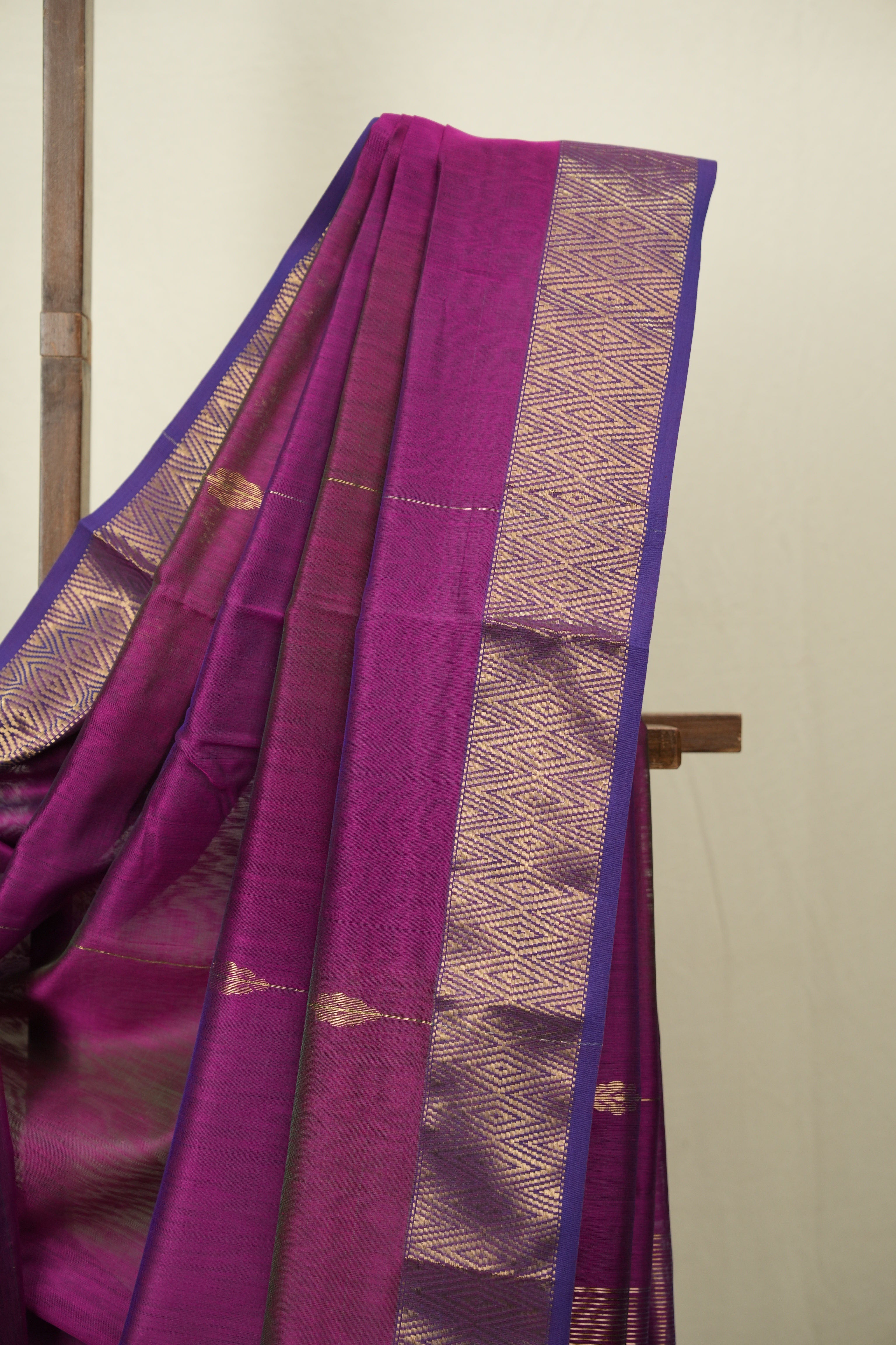 Magenta Maheshwari Saree - SRMMS1289