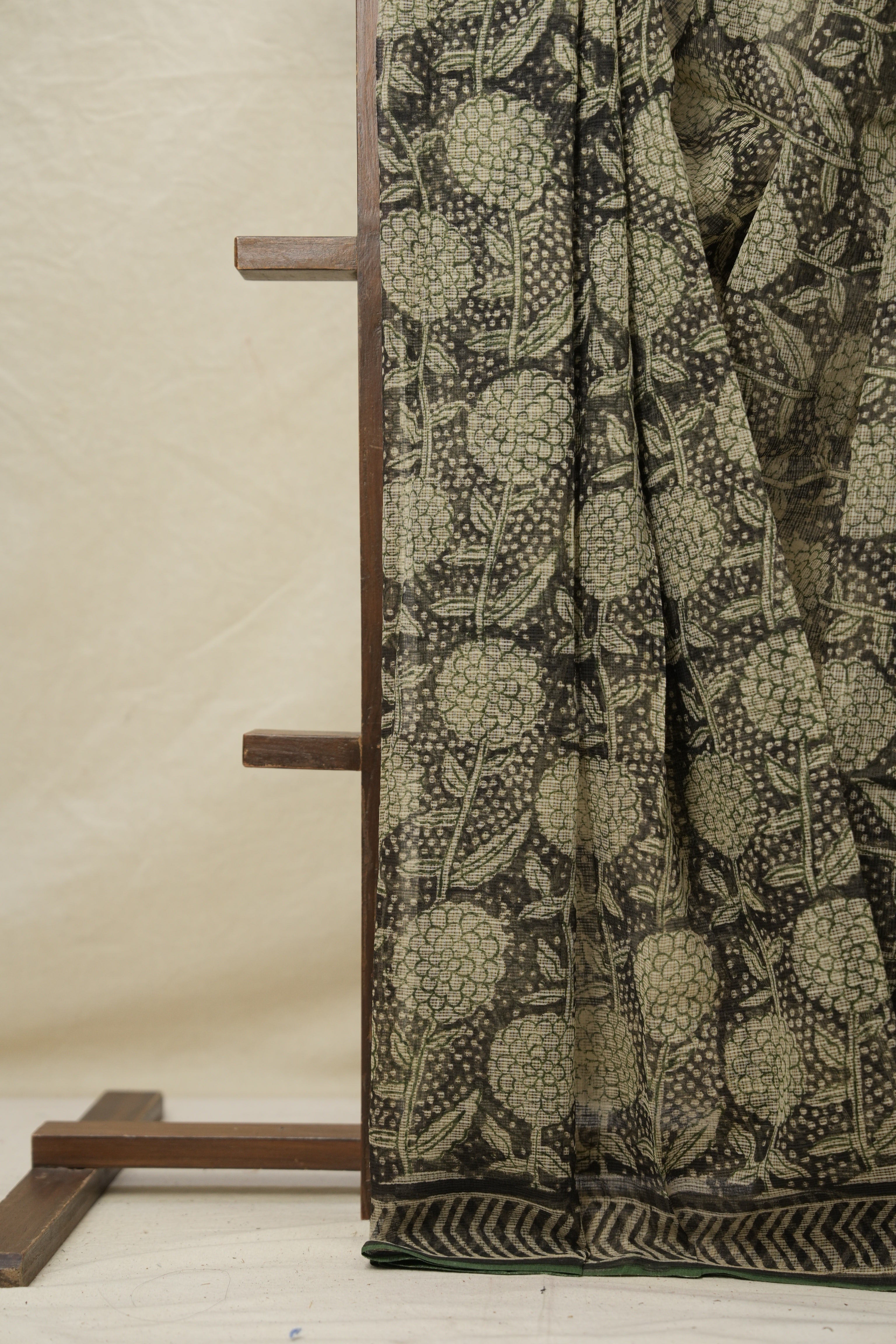 Black Cream HBP Kota Doria Saree - SRBCKDS217