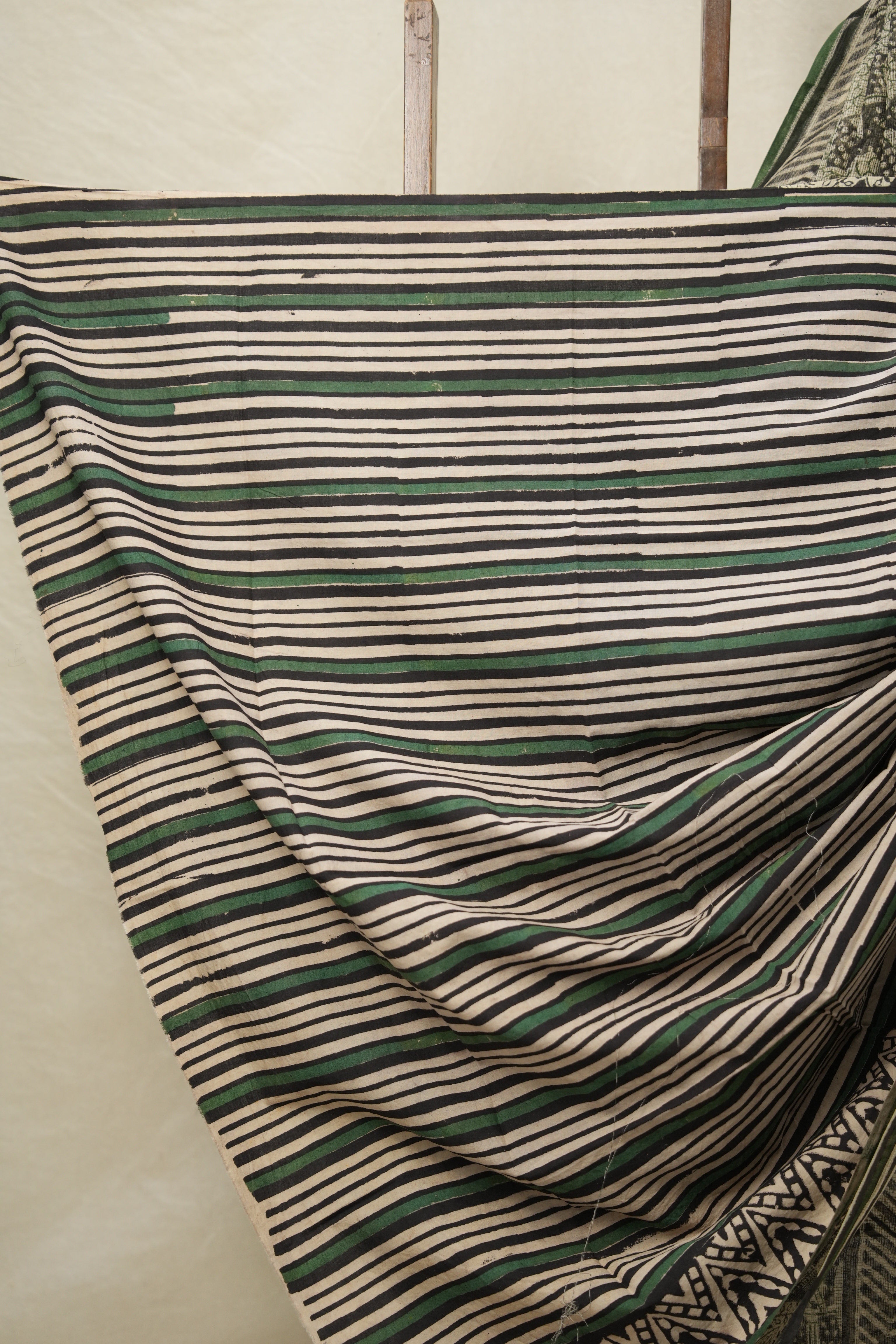 Black Cream HBP Kota Doria Saree - SRBCKDS217