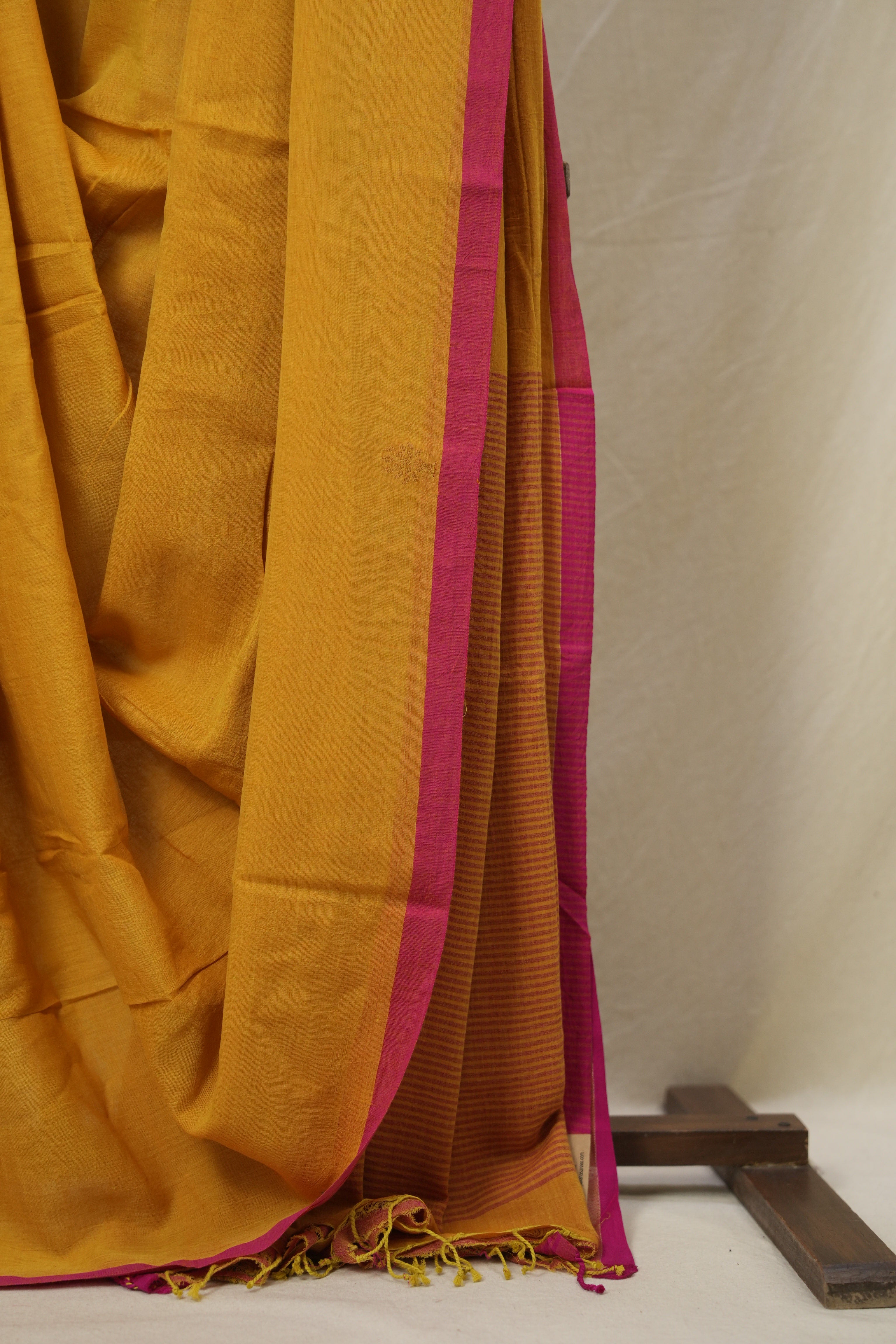 Turmeric Yellow  Bengal Mul Cotton Saree - SRTYBMCS068