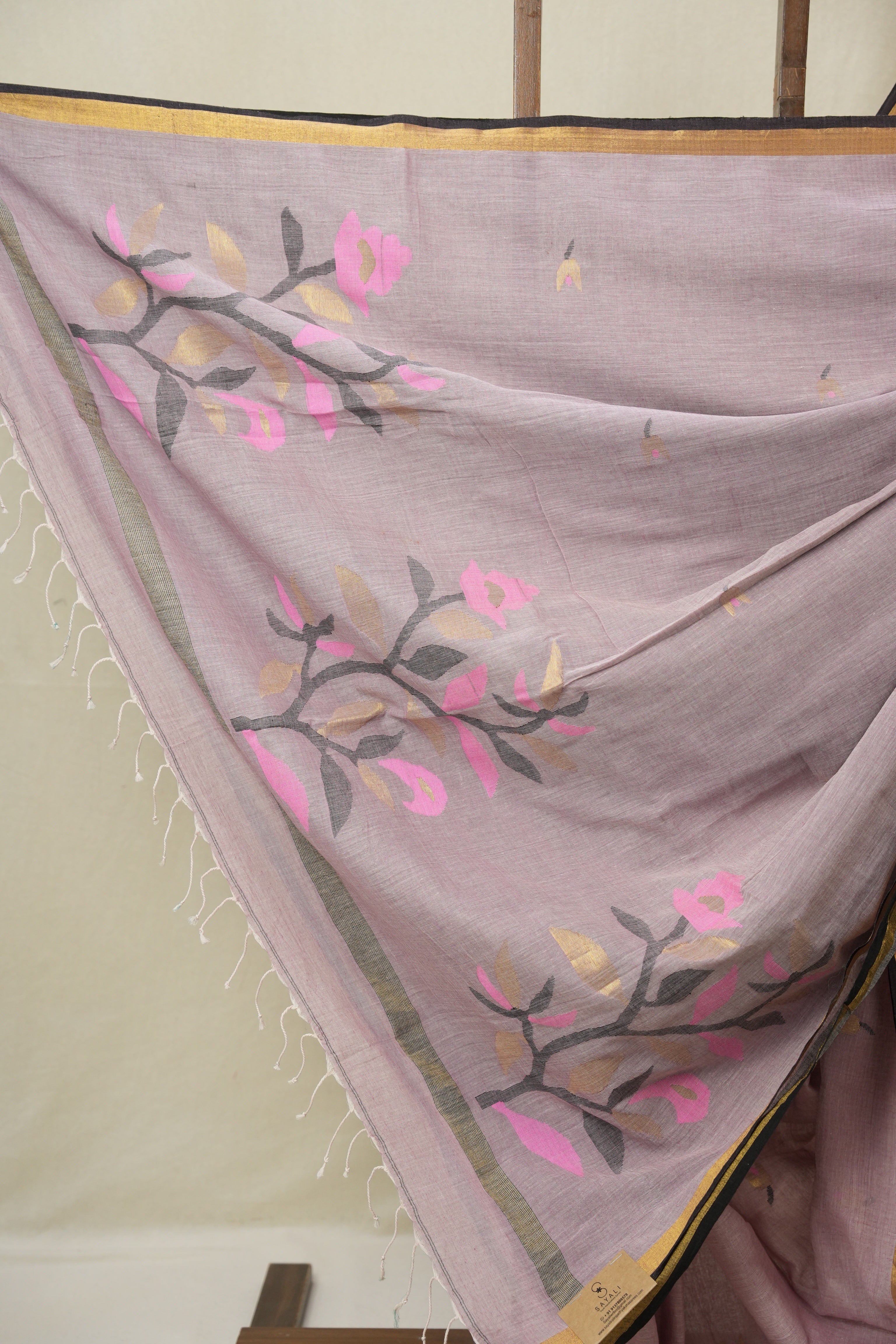 Light Pink Mul Bengal Cotton Jamdani Saree - SRLPBCJS237