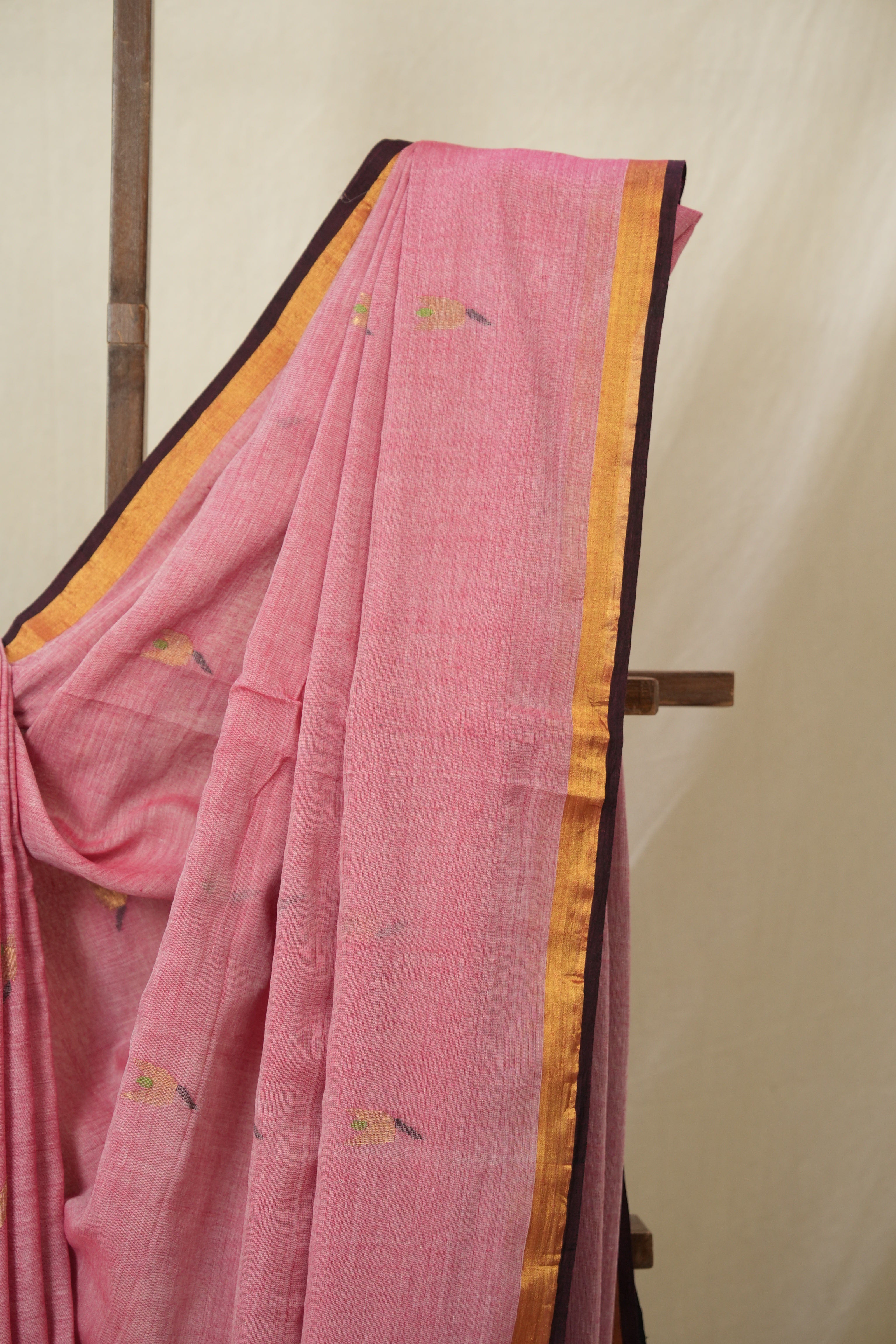 Dusty Pink Mul Bengal Cotton Jamdani Saree - SRDPBCJS236