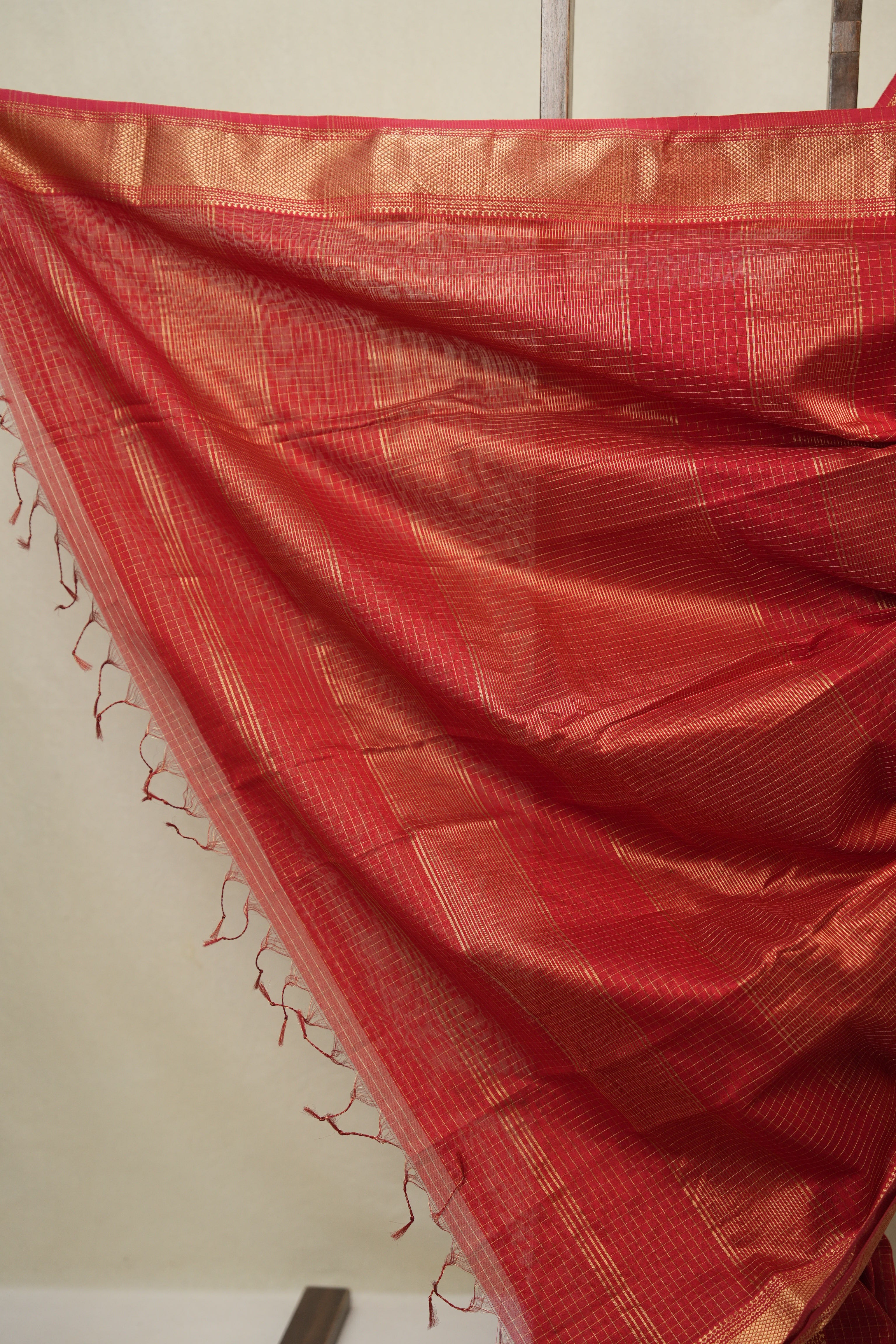Red Maheshwari Saree - SRRMS1138
