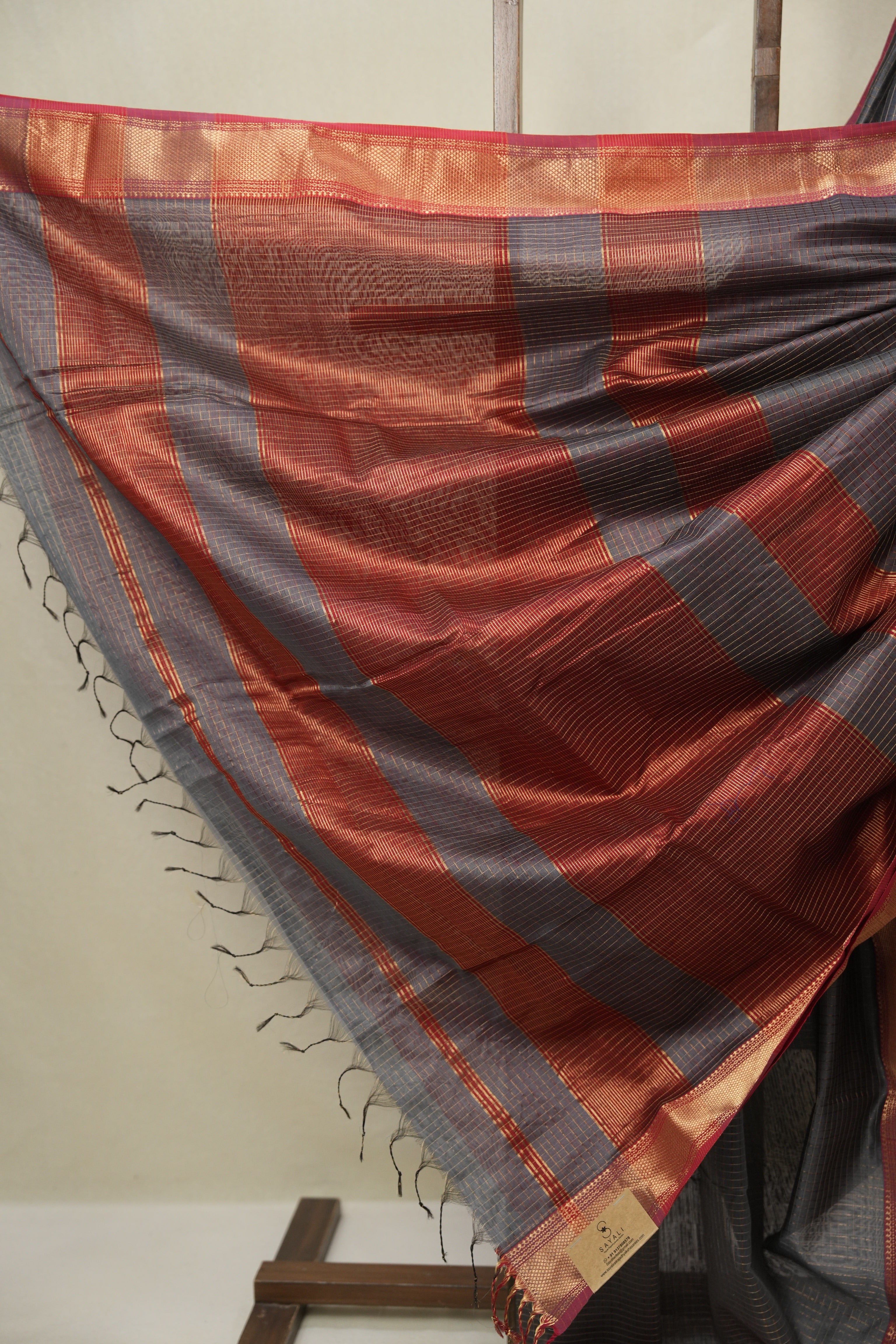 Grey Maheshwari Saree - SRGMS1137