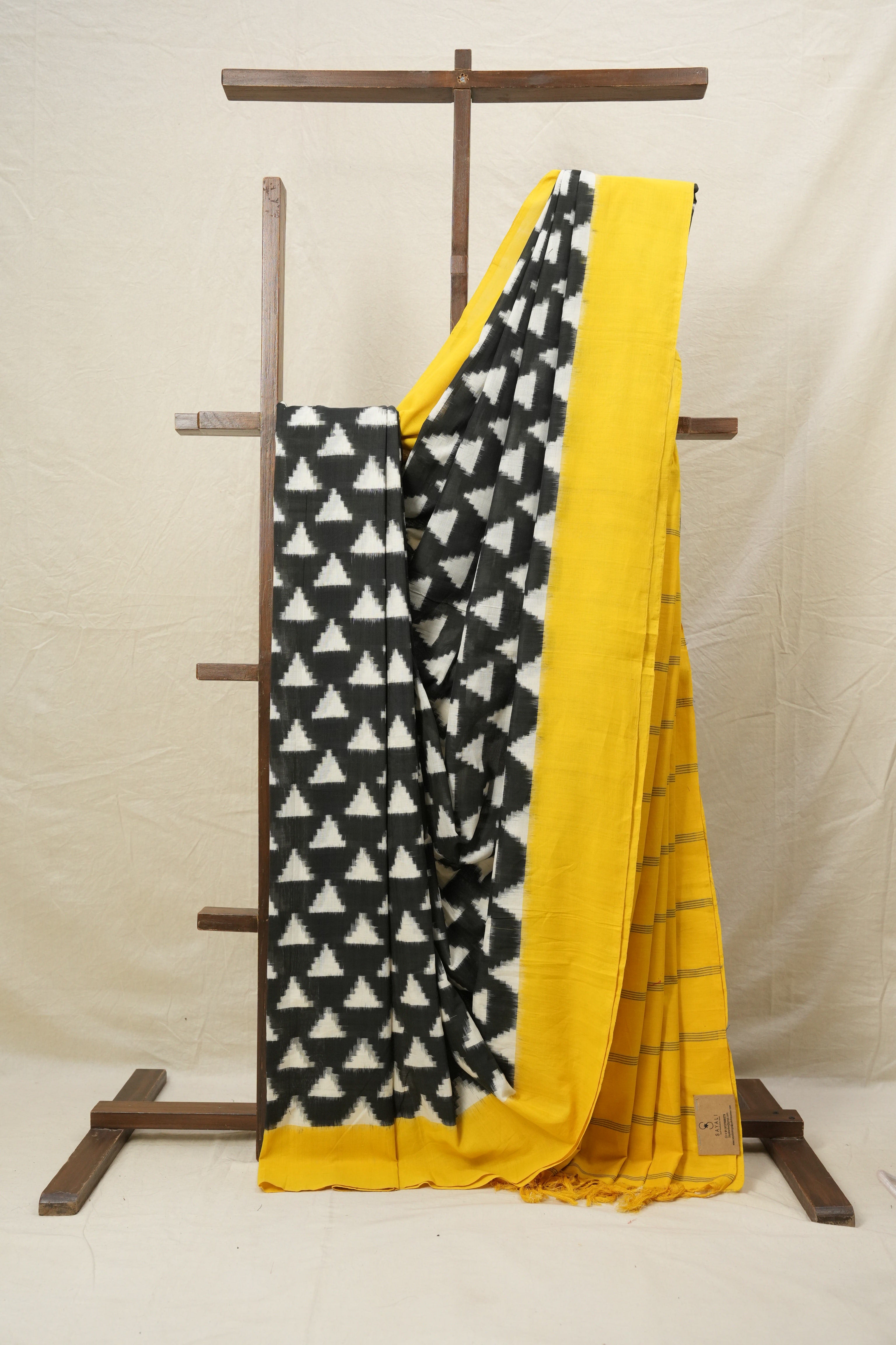 Black Pochampalli Cotton Ikat Saree - SRBPCIS431