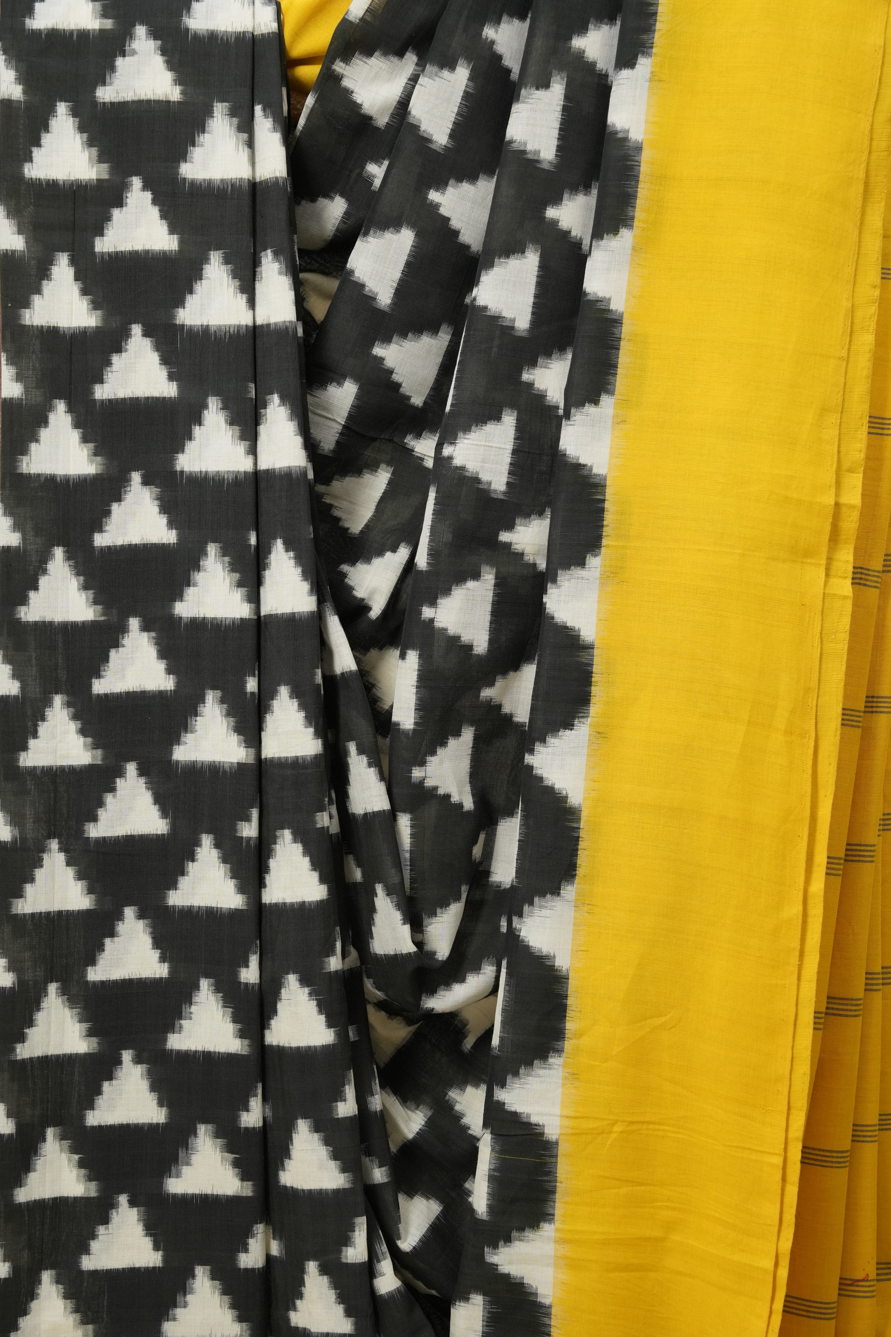 Black Pochampalli Cotton Ikat Saree - SRBPCIS431
