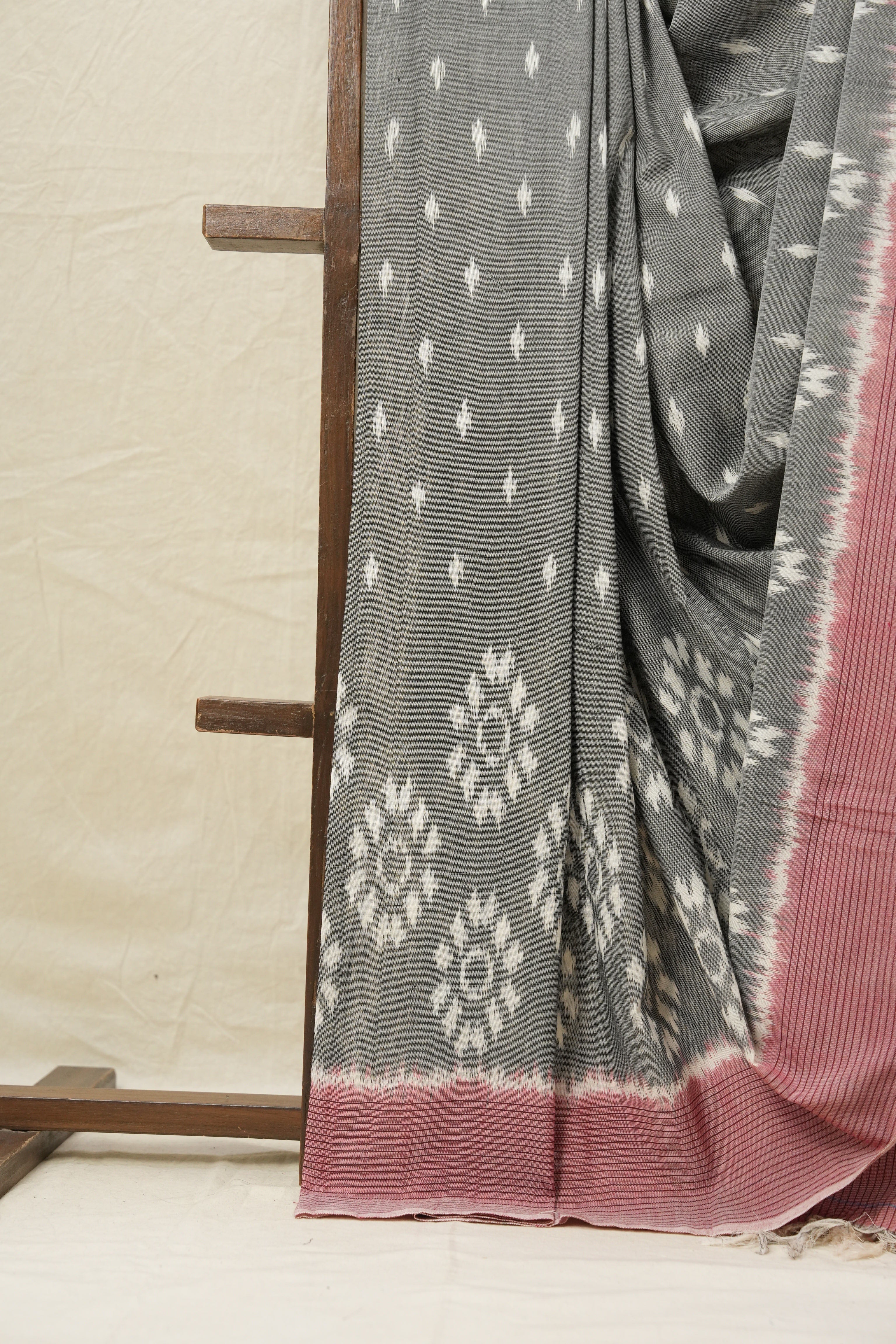 Grey Pochampalli Cotton Ikat Saree - SRGPCIS492