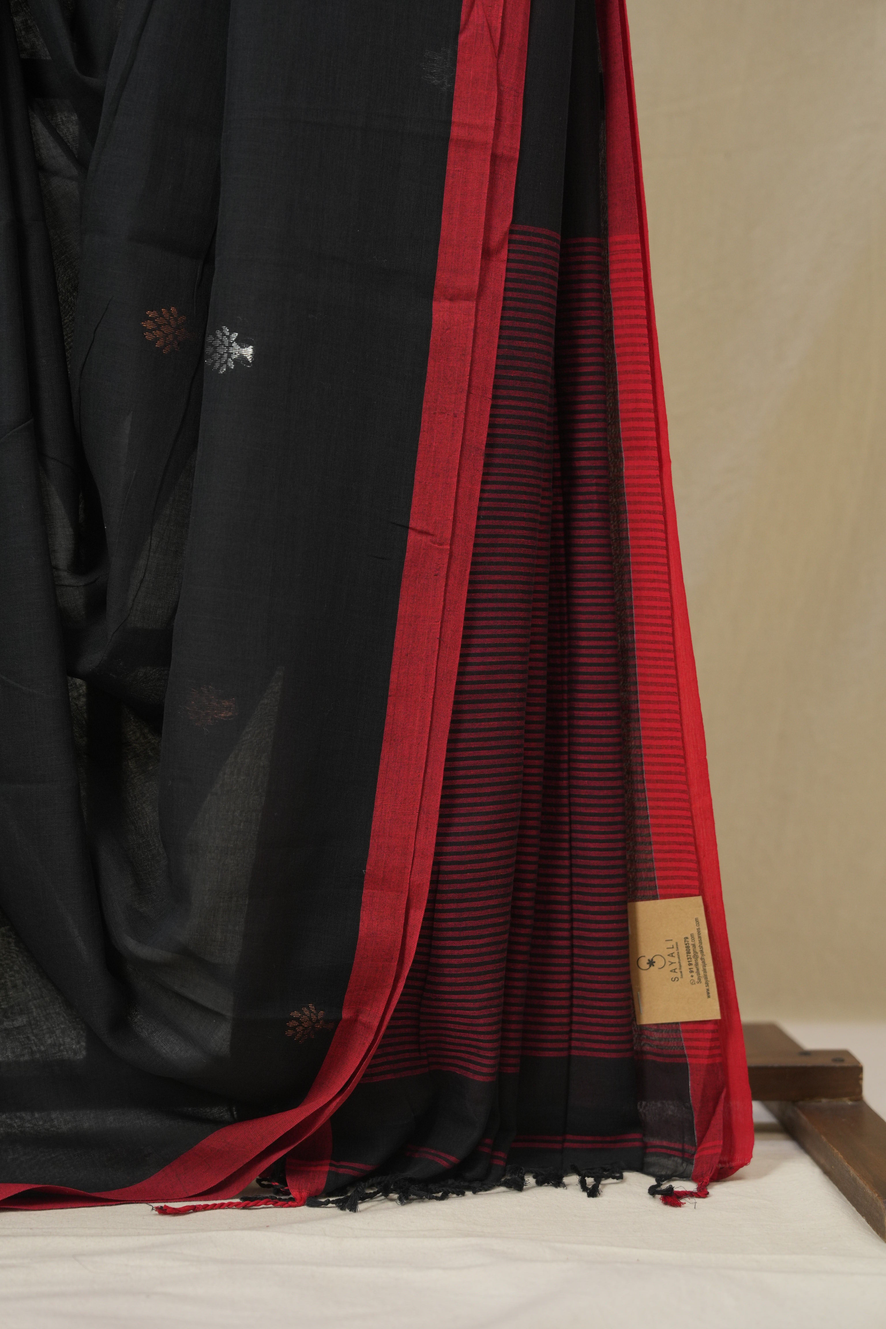 Black Bengal Mul Cotton Saree - SRBBMCS072