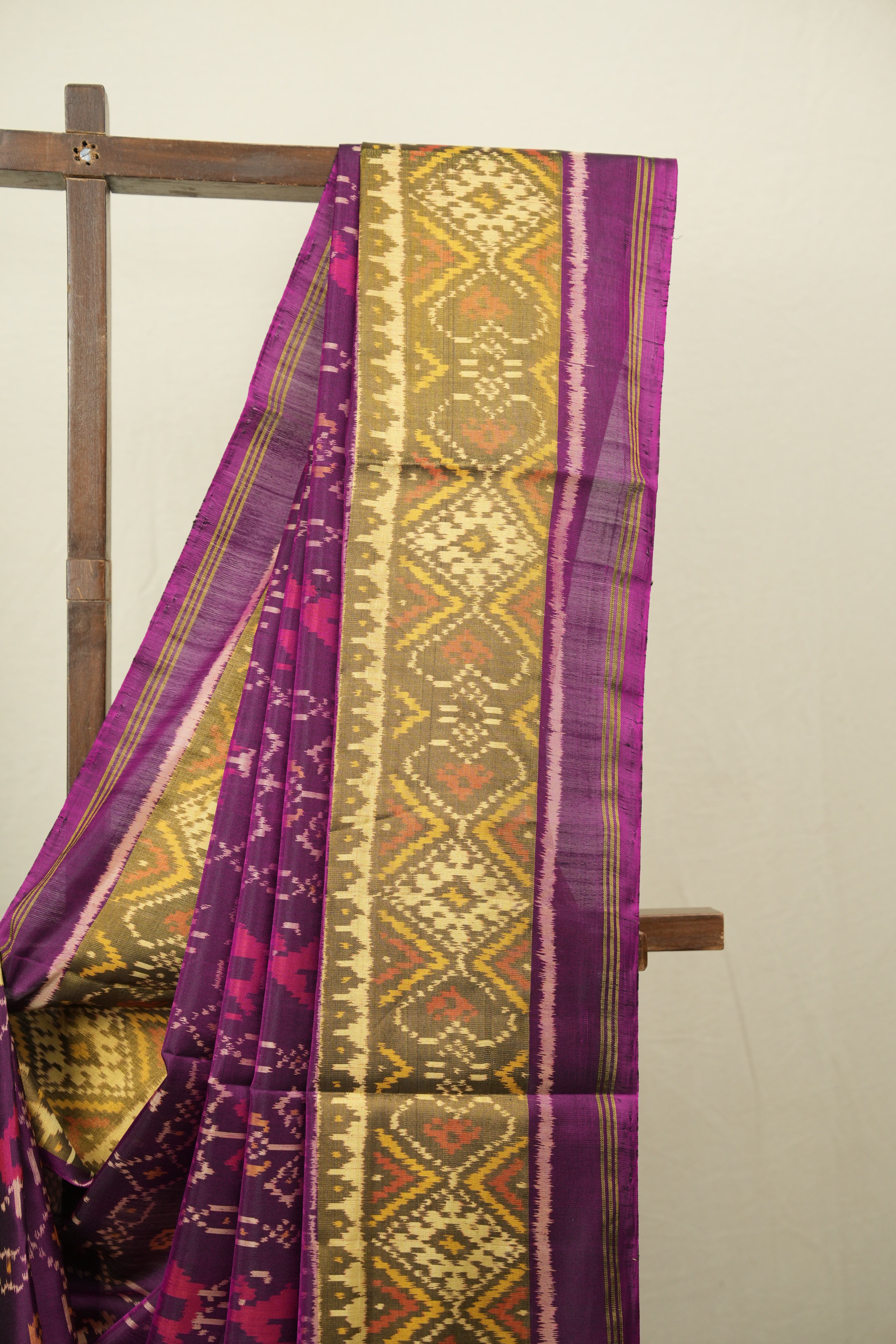 Magenta Rajkot Patola Silk Saree - SRMRPSS645