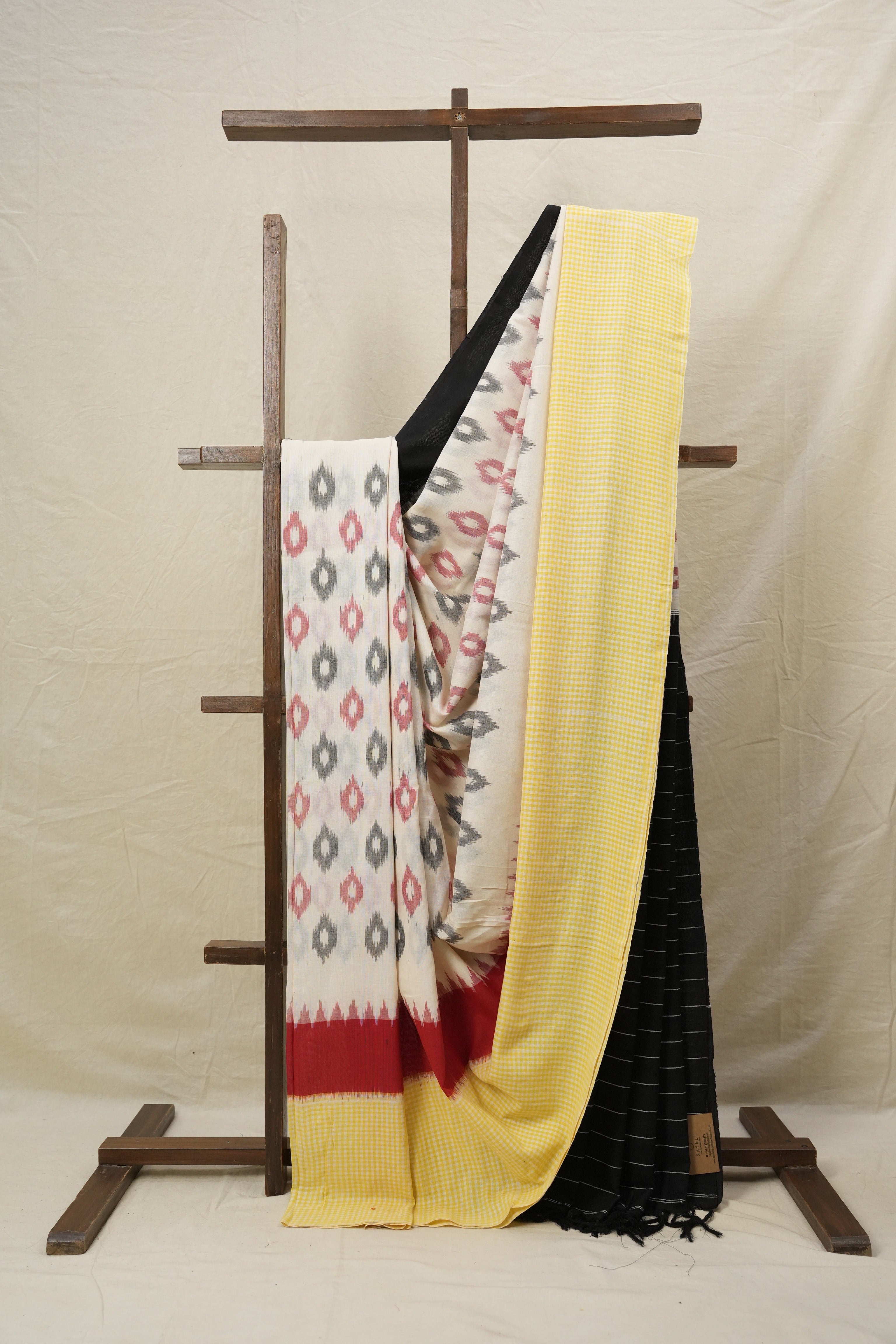 White Pochampalli Cotton Ikat Saree-SRWPCIS155