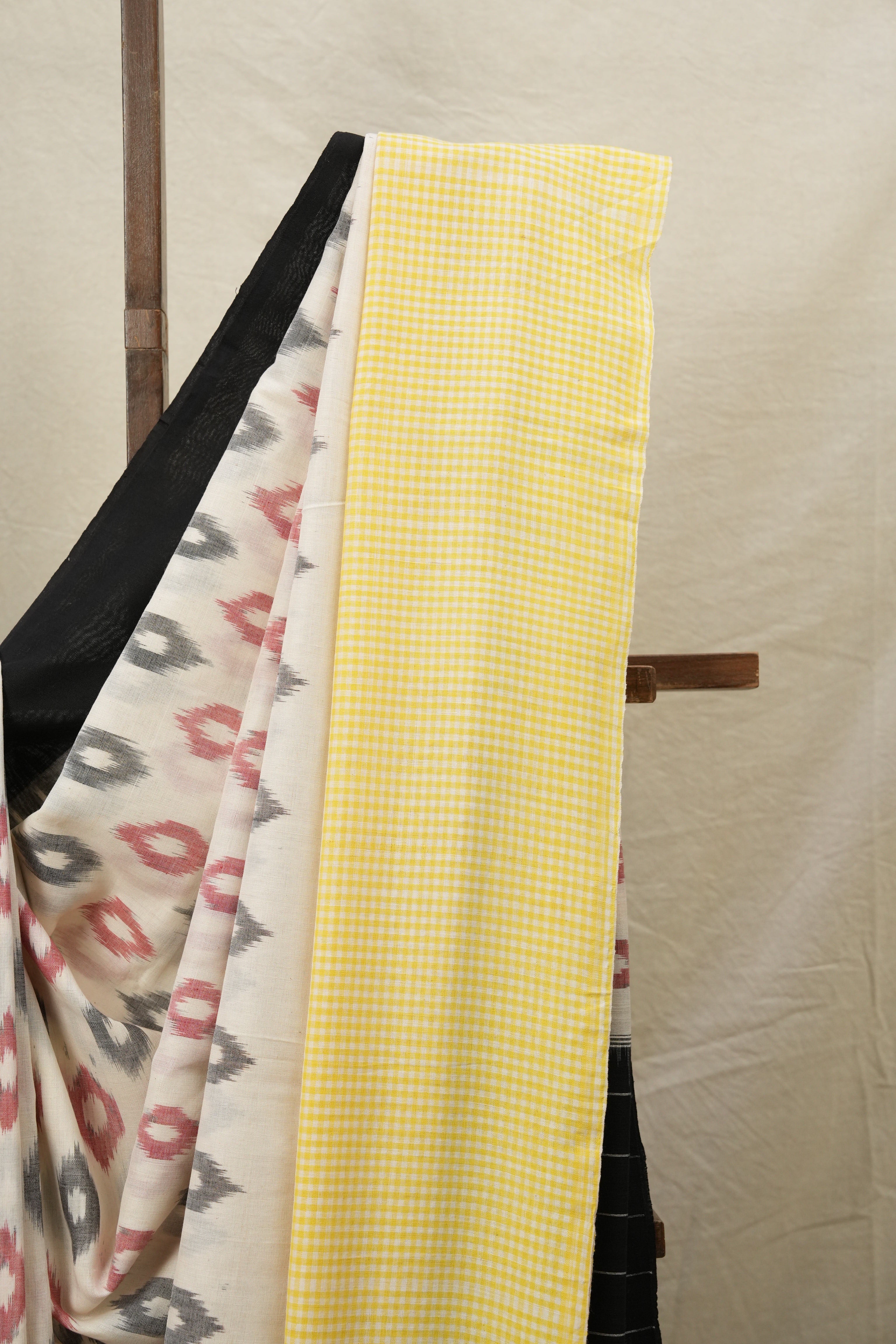 White Pochampalli Cotton Ikat Saree-SRWPCIS155