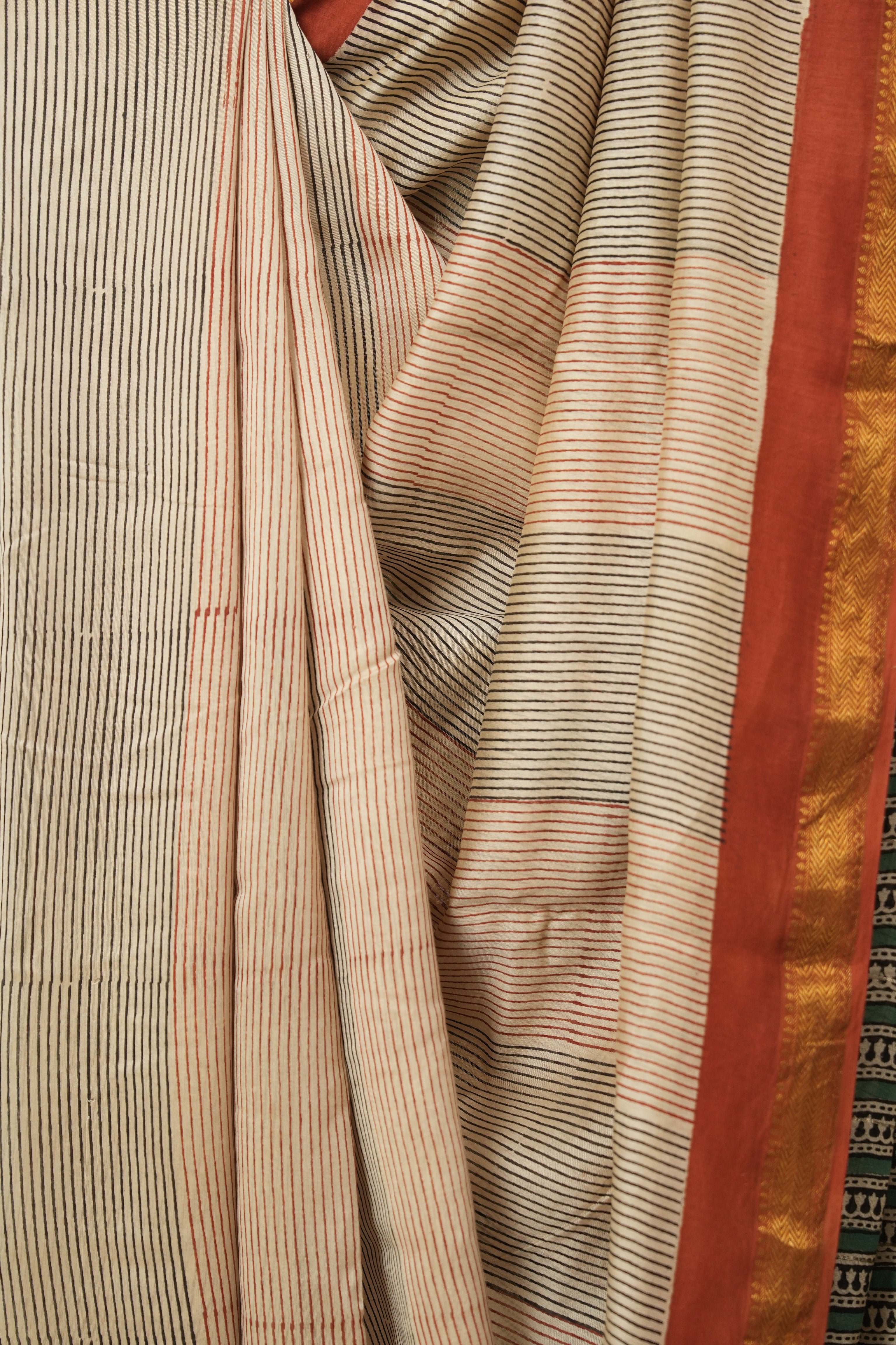 Beige HBP Cotton Silk Saree With Maheshwari Border - SRBCSS1576