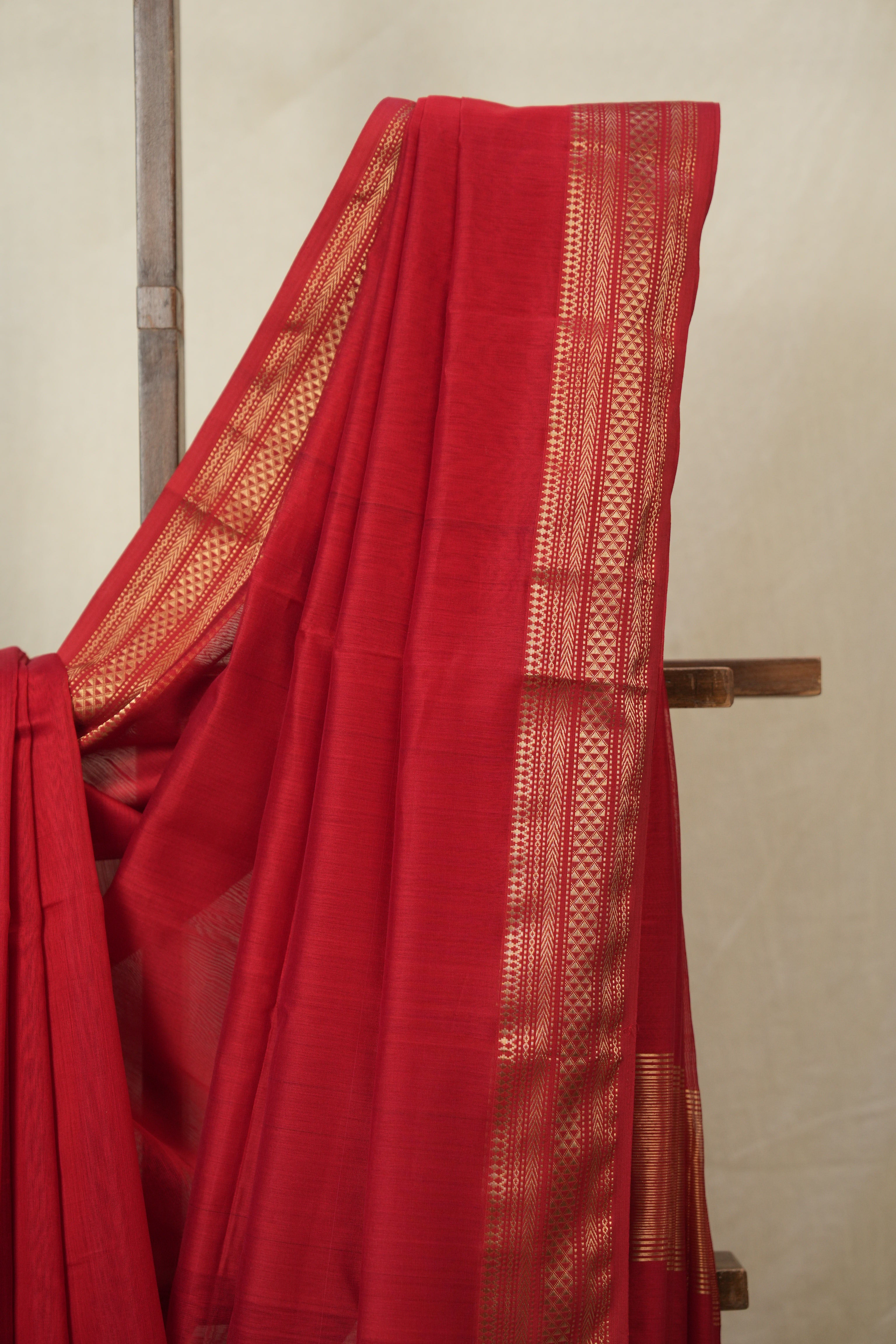 Red Maheshwari Saree - SRRMS1144