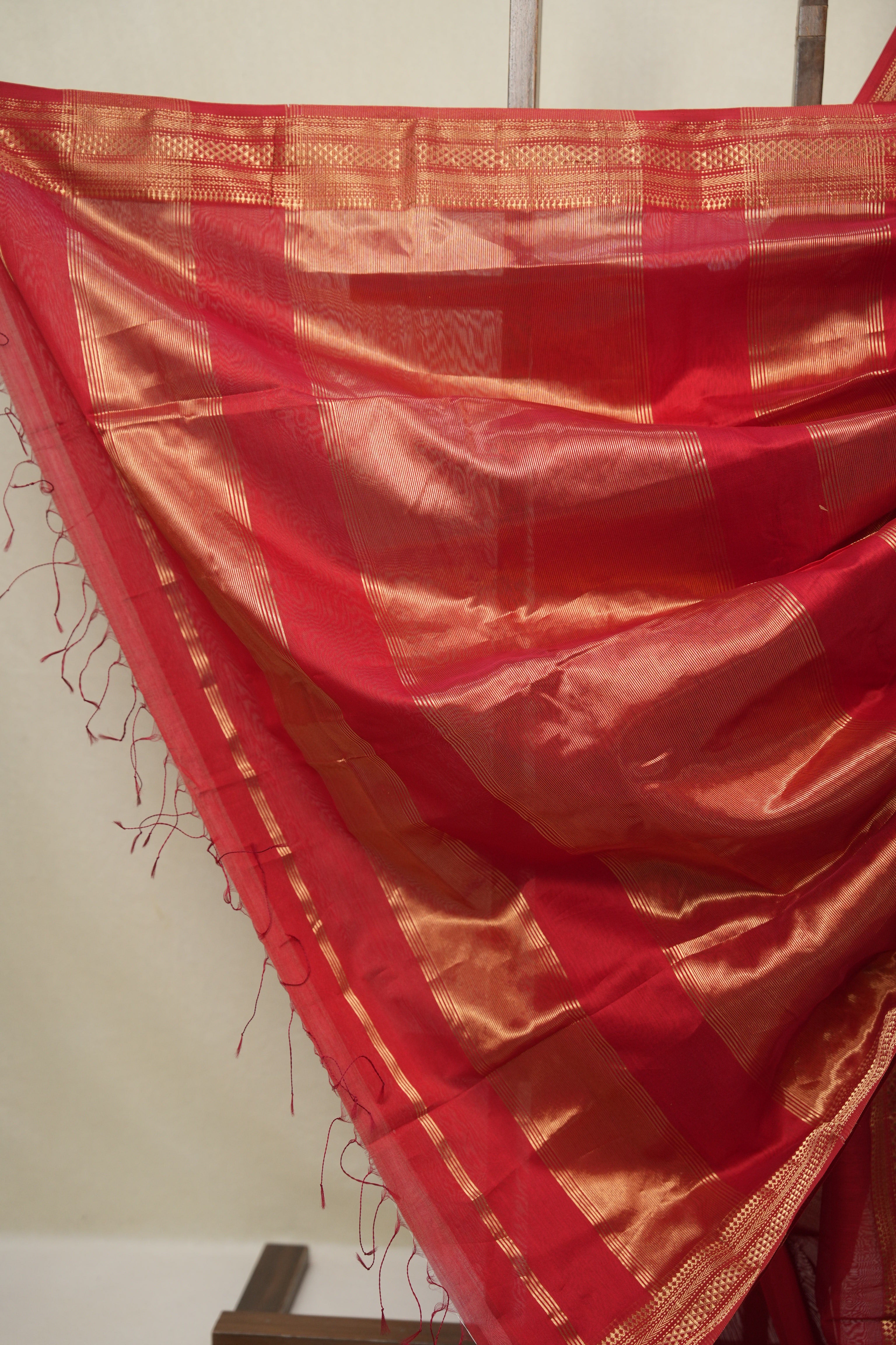 Red Maheshwari Saree - SRRMS1144