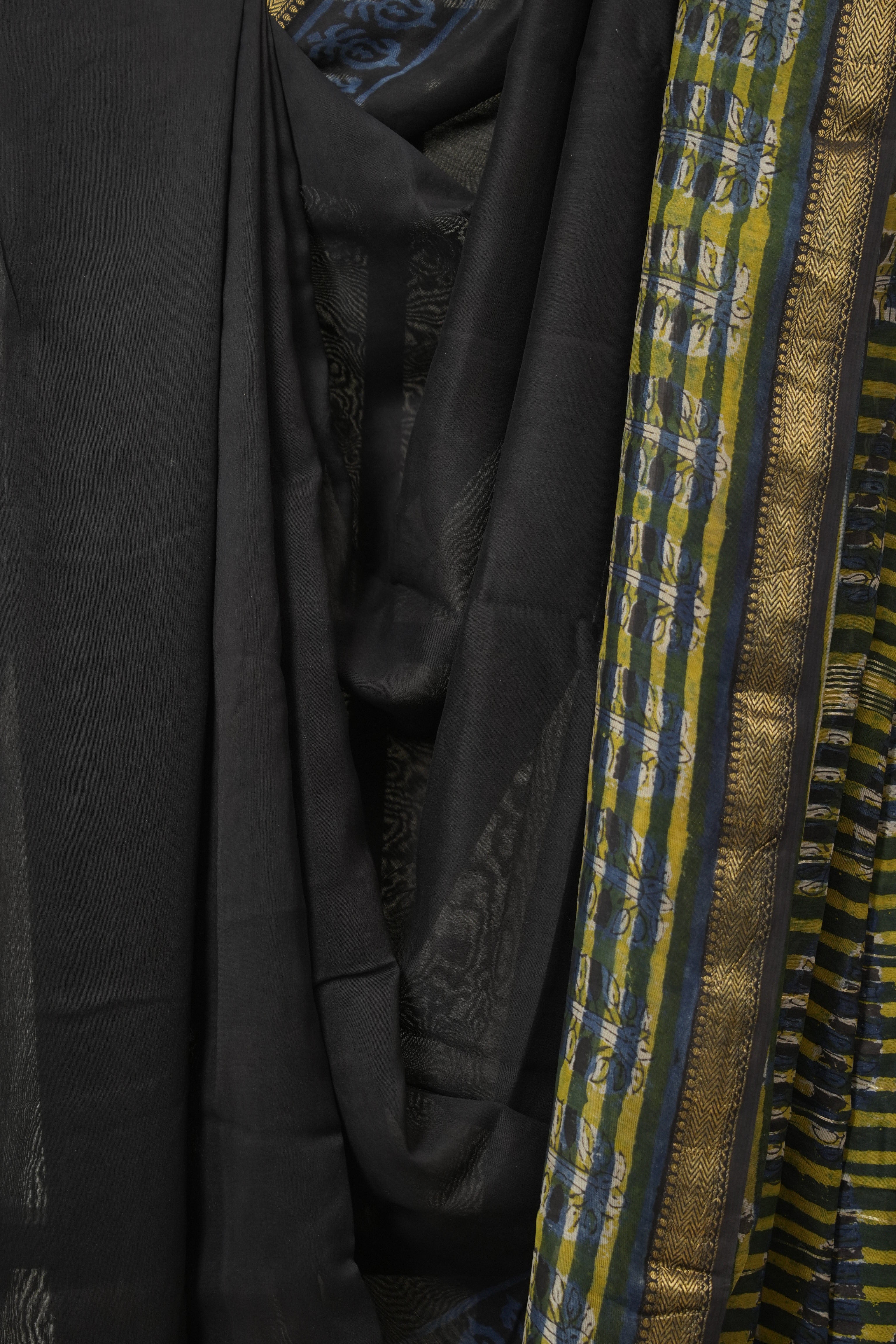 Black HBP Cotton Silk Saree With Maheshwari Border - SRBCSS1605
