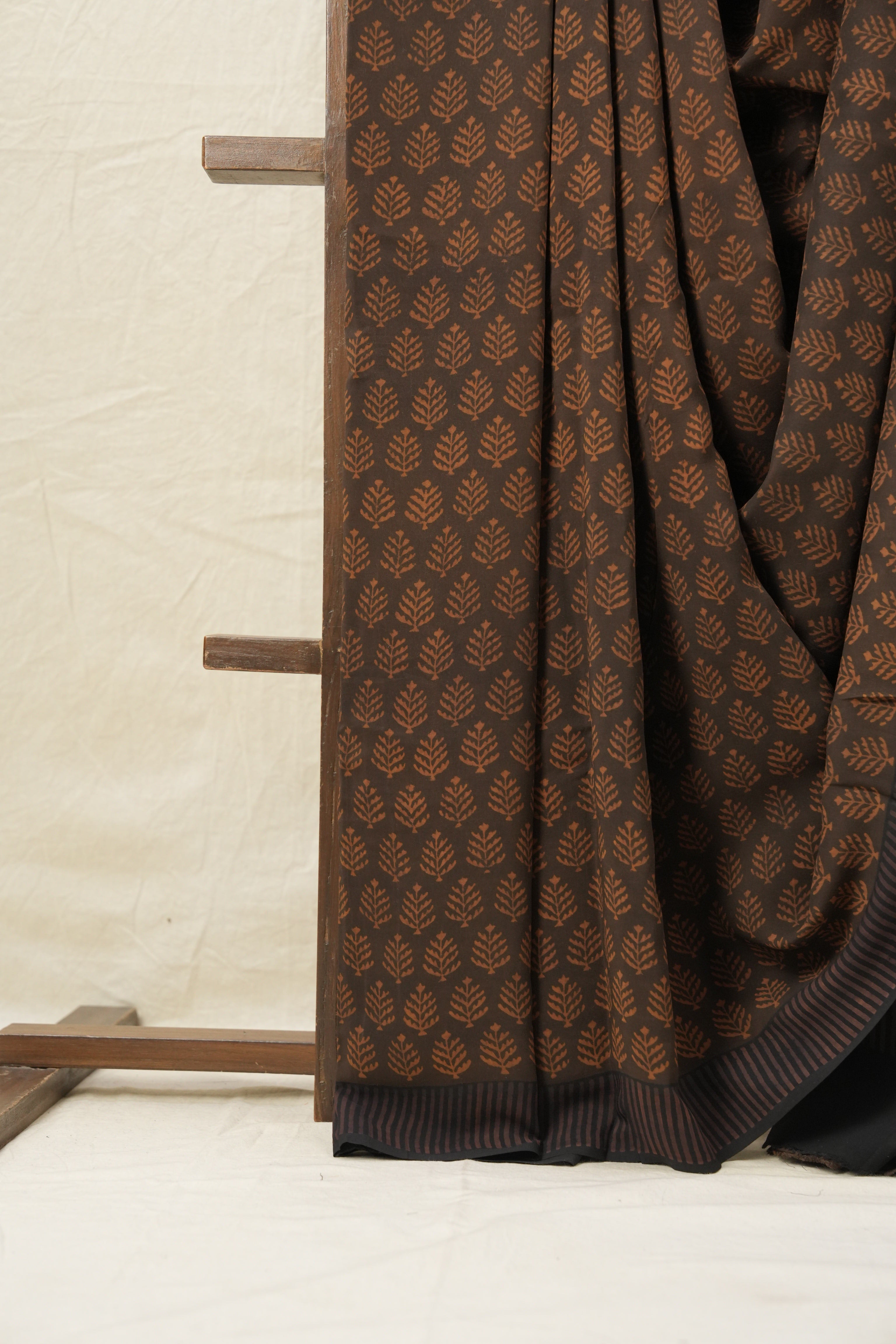 Brown HBP Modal Silk Saree - SRBMSS260