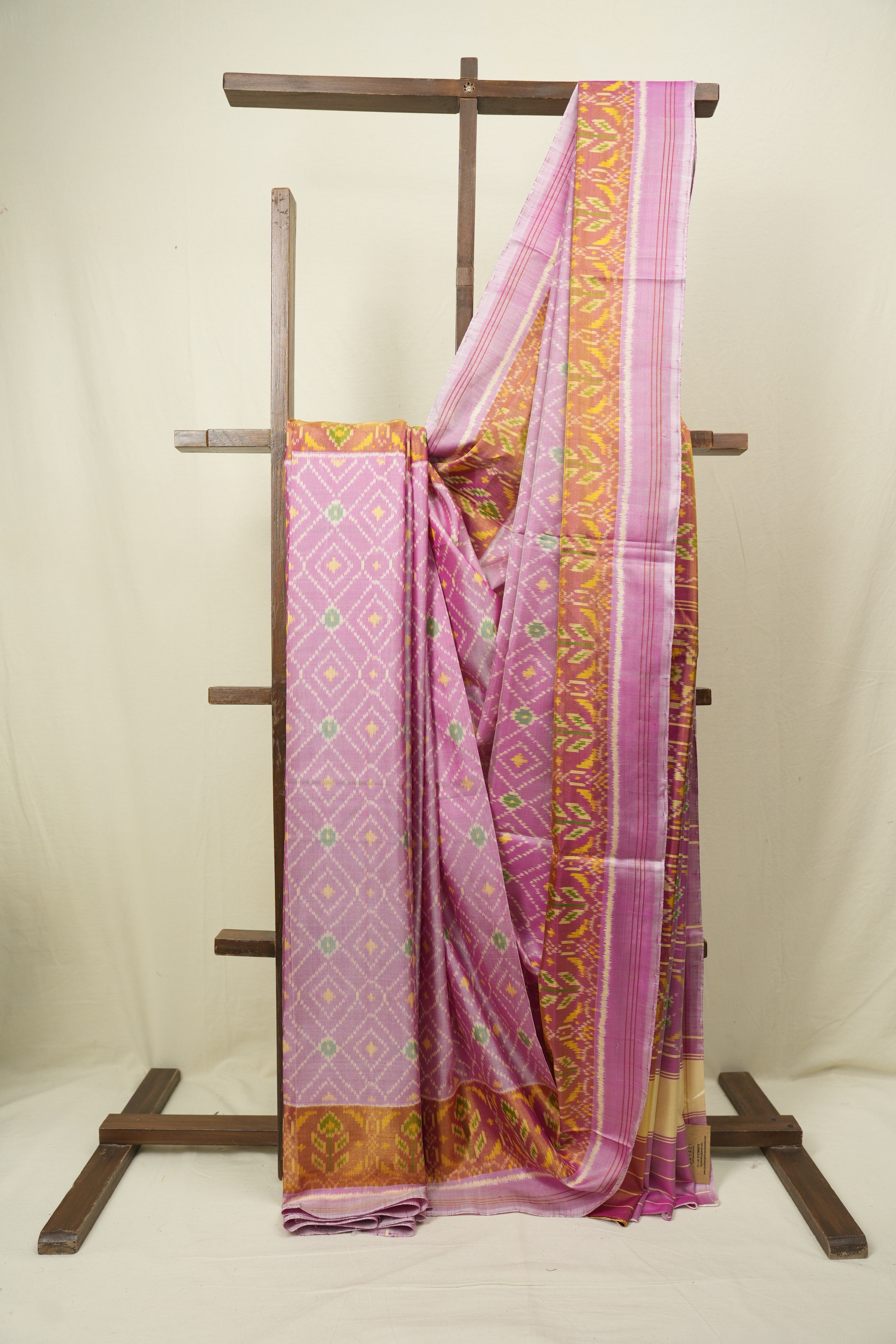 Light Pink Rajkot Patola Silk Saree - SRLPRPSS651