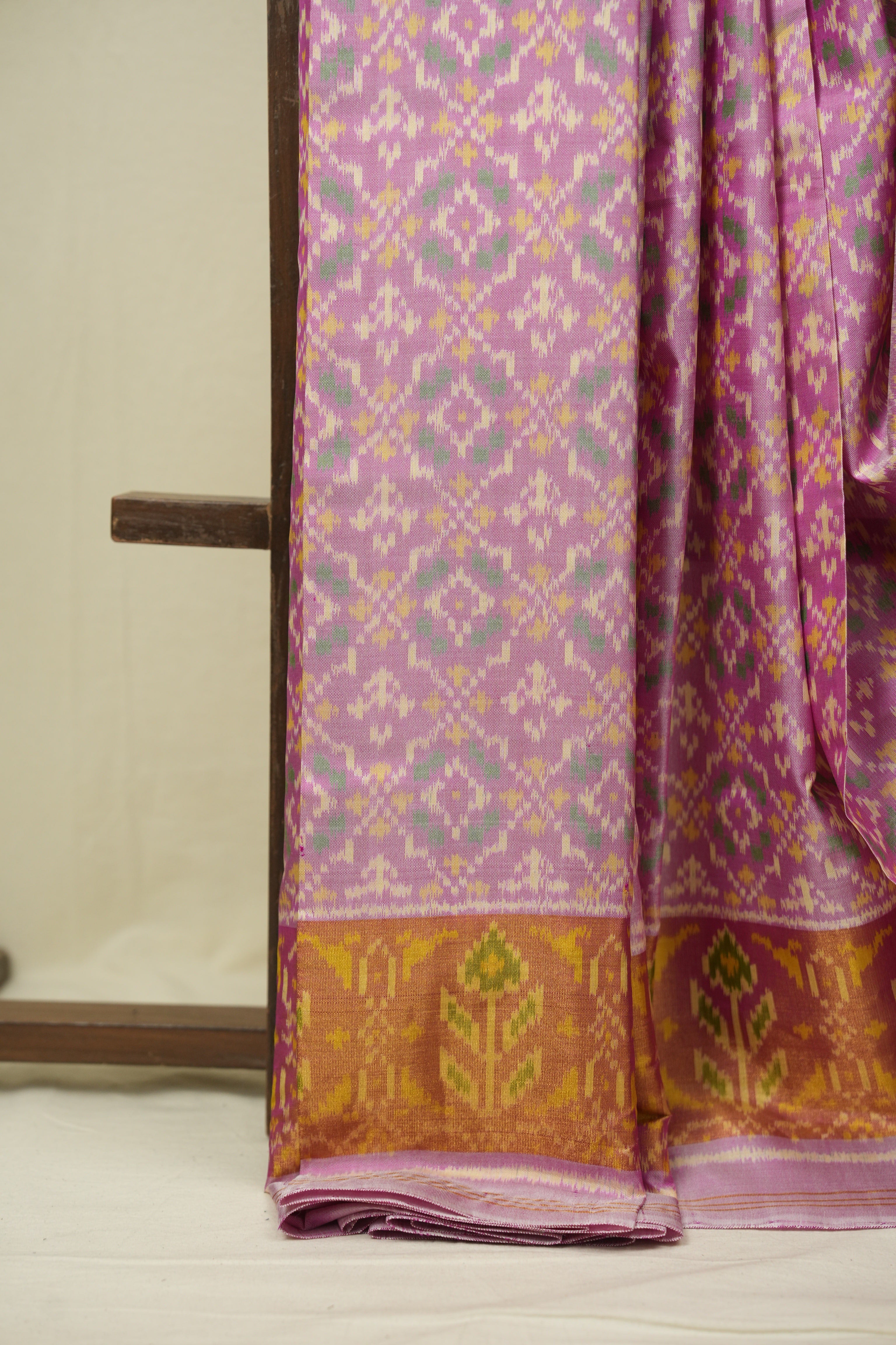 Light Pink Rajkot Patola Silk Saree - SRLPRPSS638
