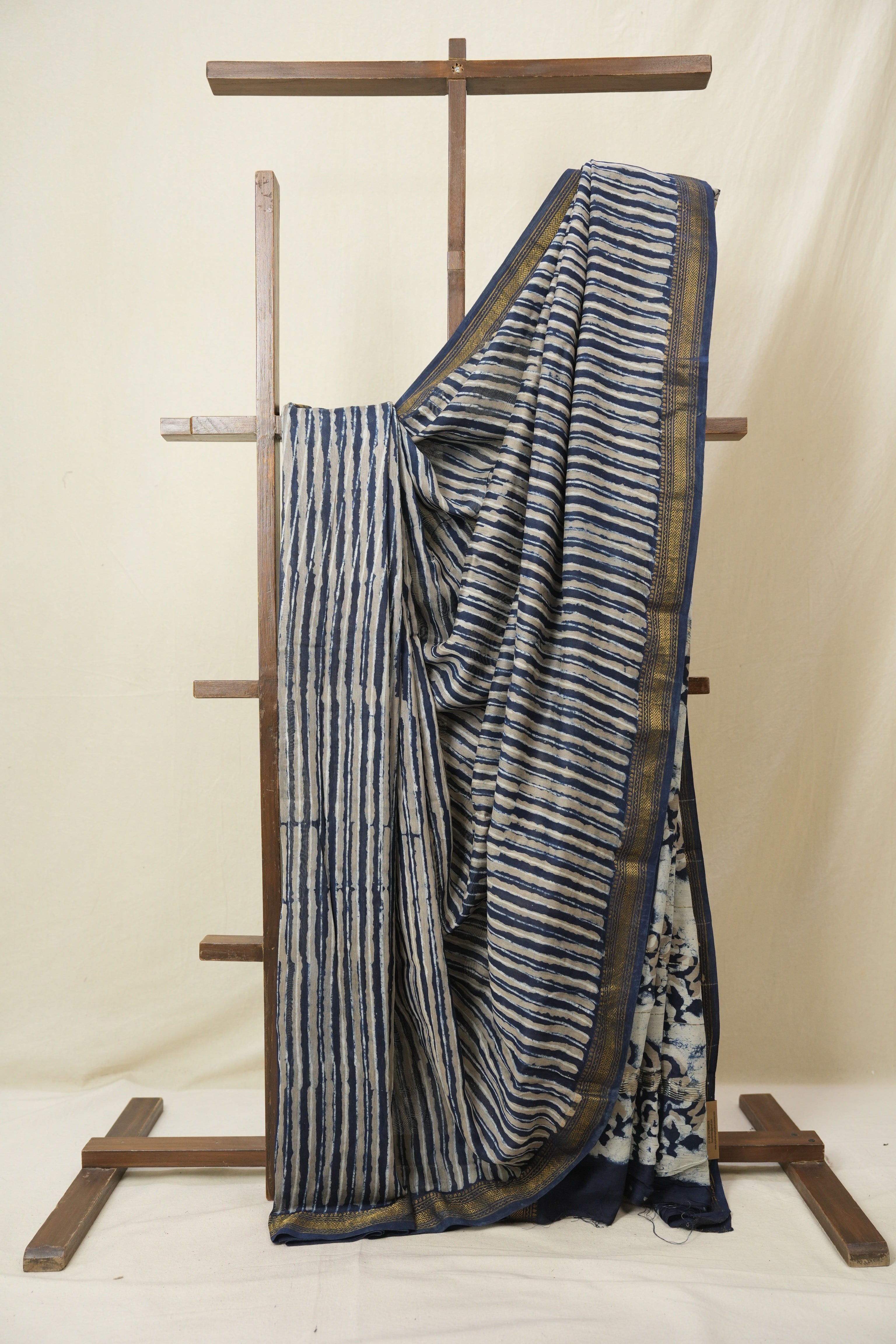 Indigo Beige HBP Cotton Silk Saree With Maheshwari Border - SRIBCSS1572