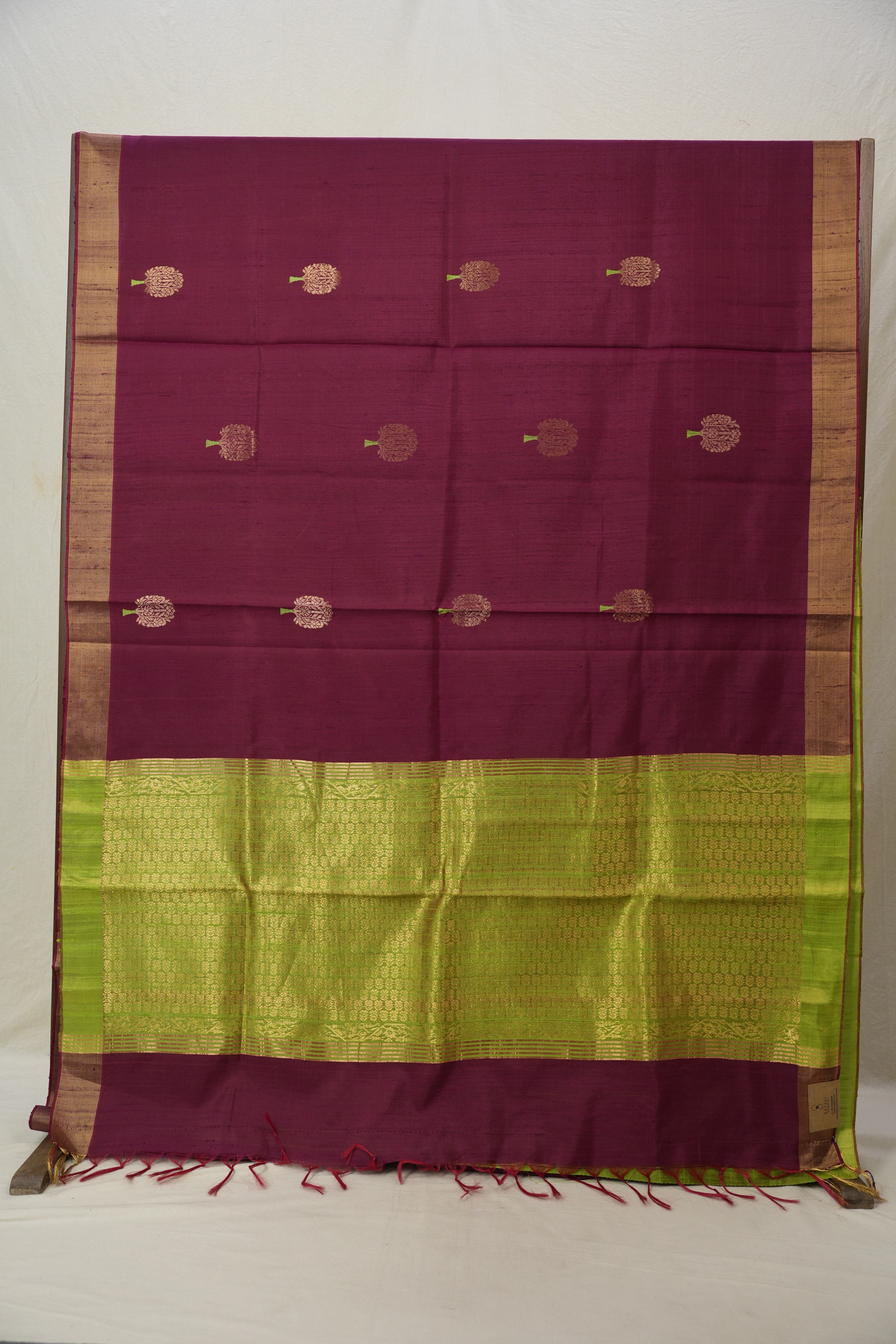 Magenta Raw Silk Saree - SRMRSS923