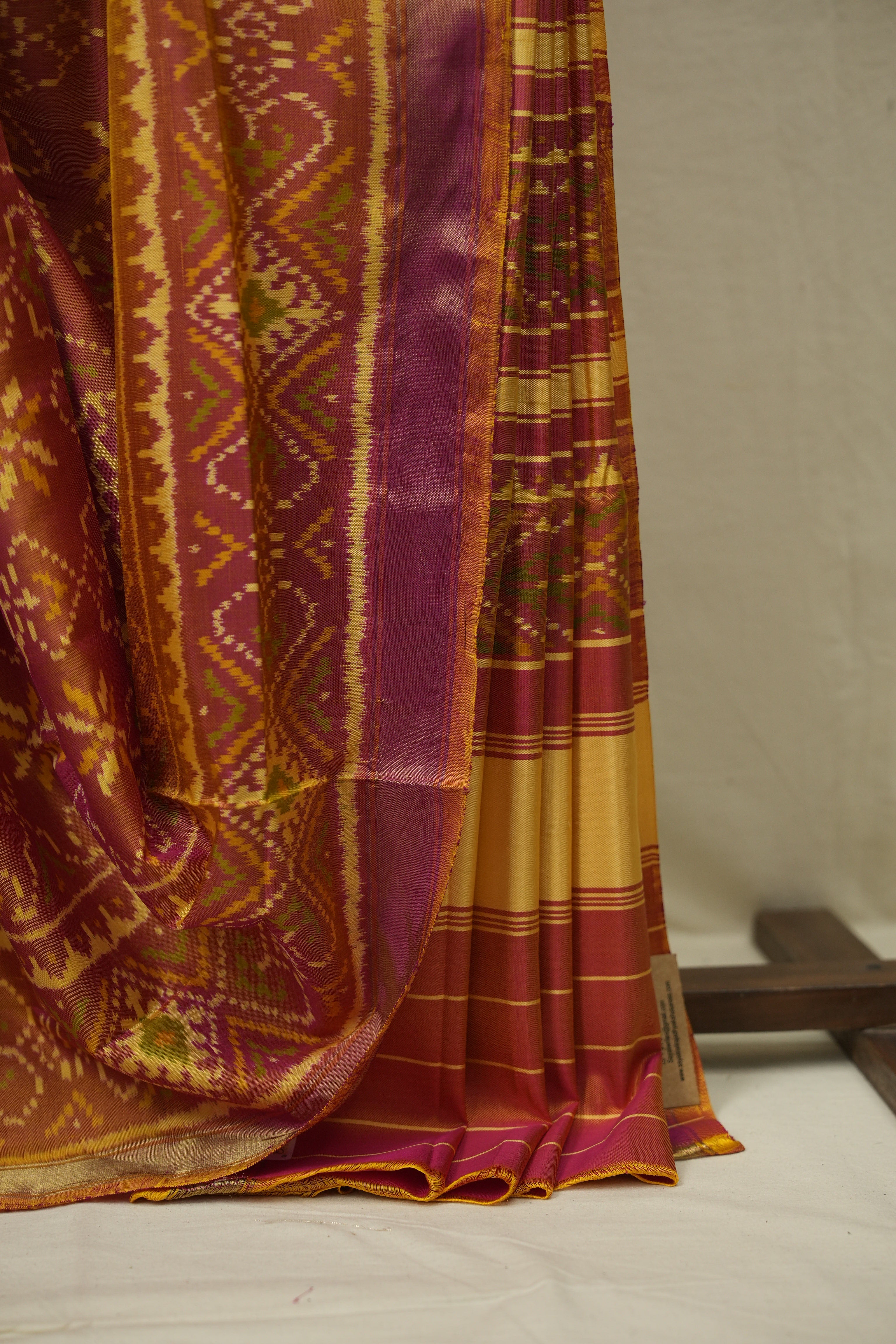 Two Tone Yellow Rajkot Patola Silk Saree - SRTTYRPSS637